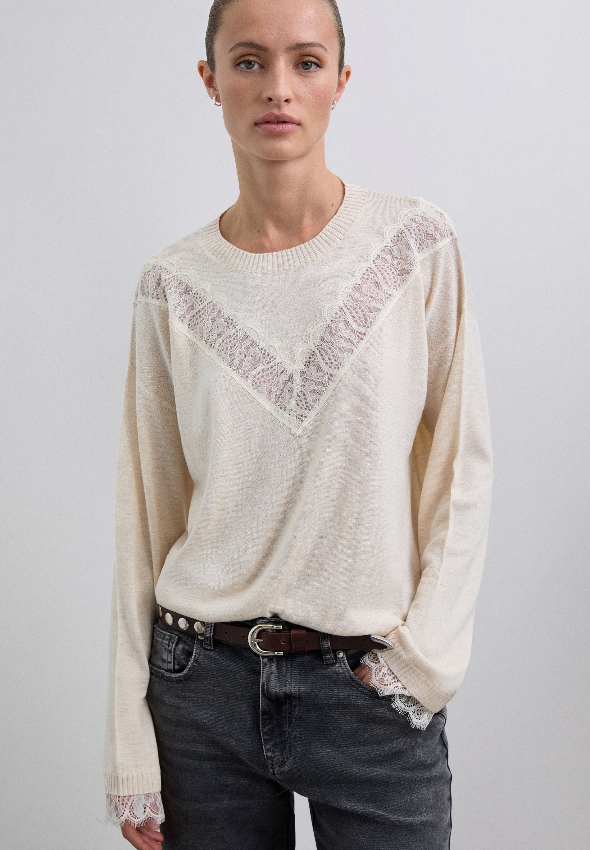 CHALECO DETALLES ENCAJES