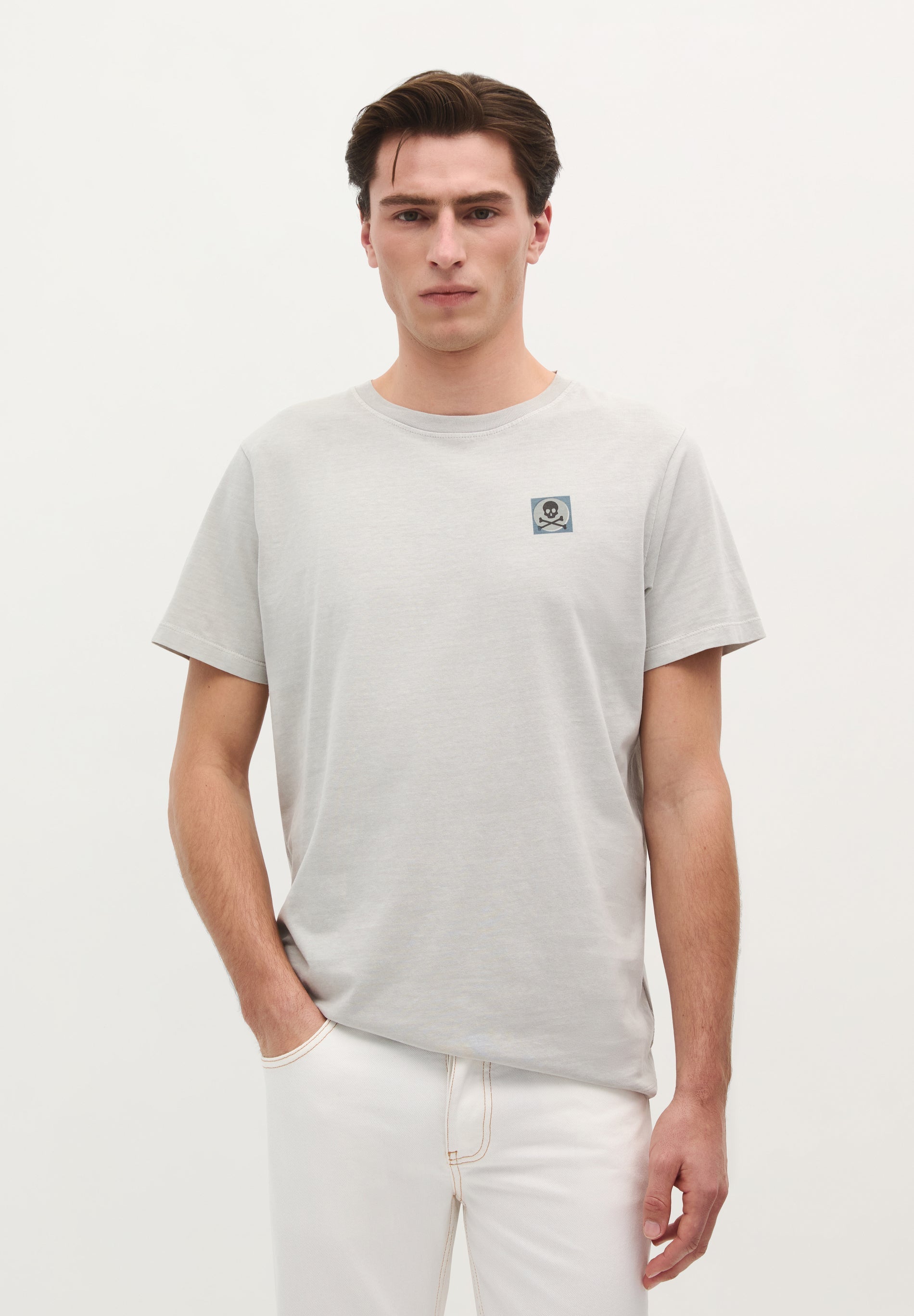 POLERA CALAVERA LOGO BRANDING