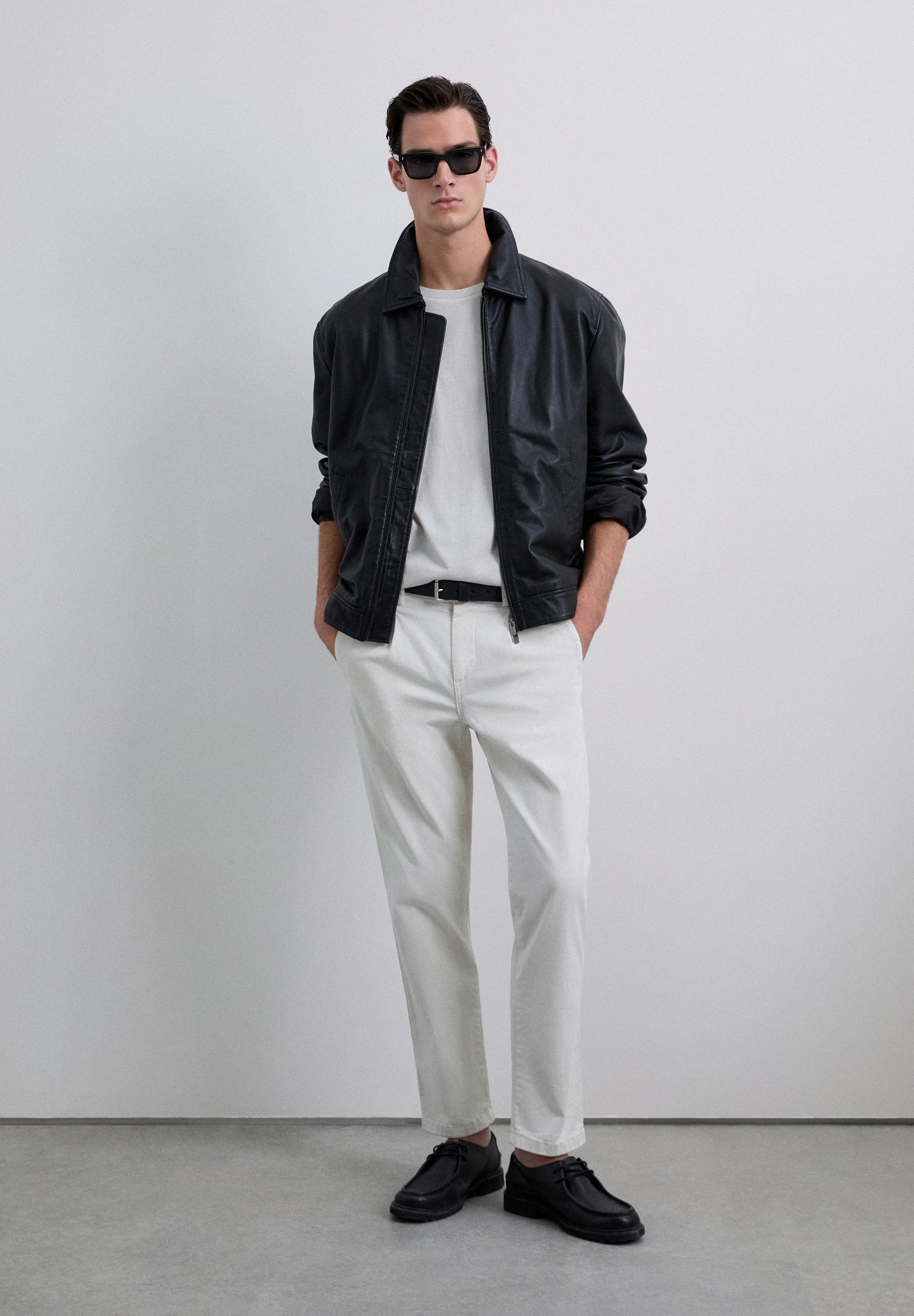 POLERA CALAVERA BORDADA TONO