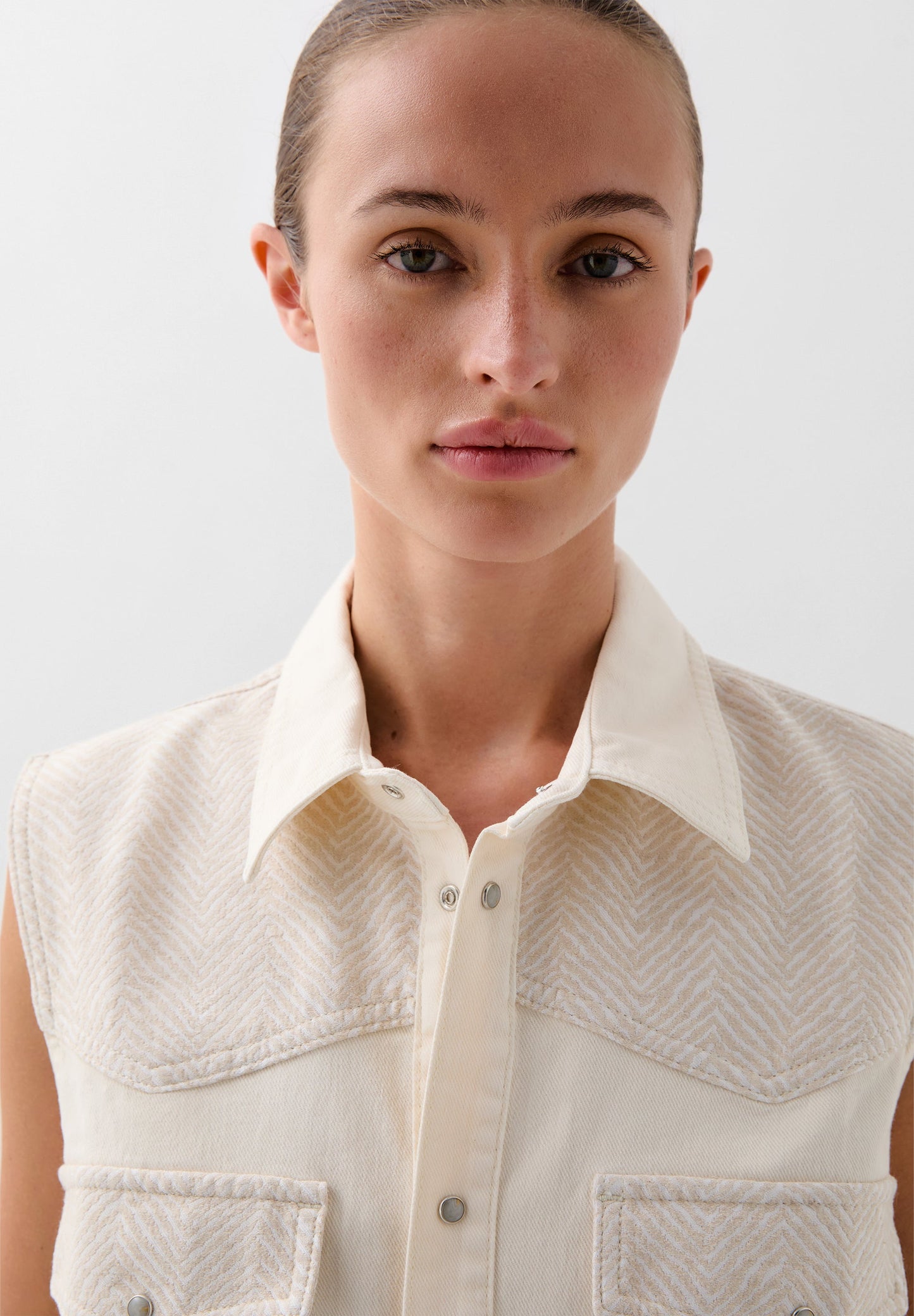 CHAQUETA BOLSILLOS CONTRASTE