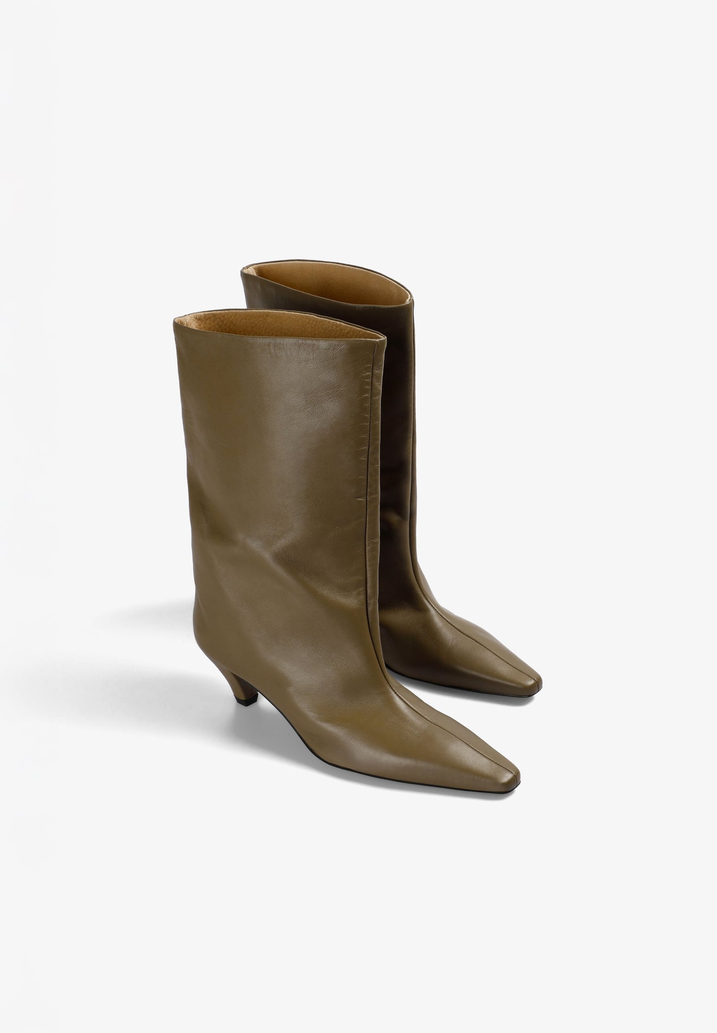 BOTA PIEL FRUNCIDO PUNTA