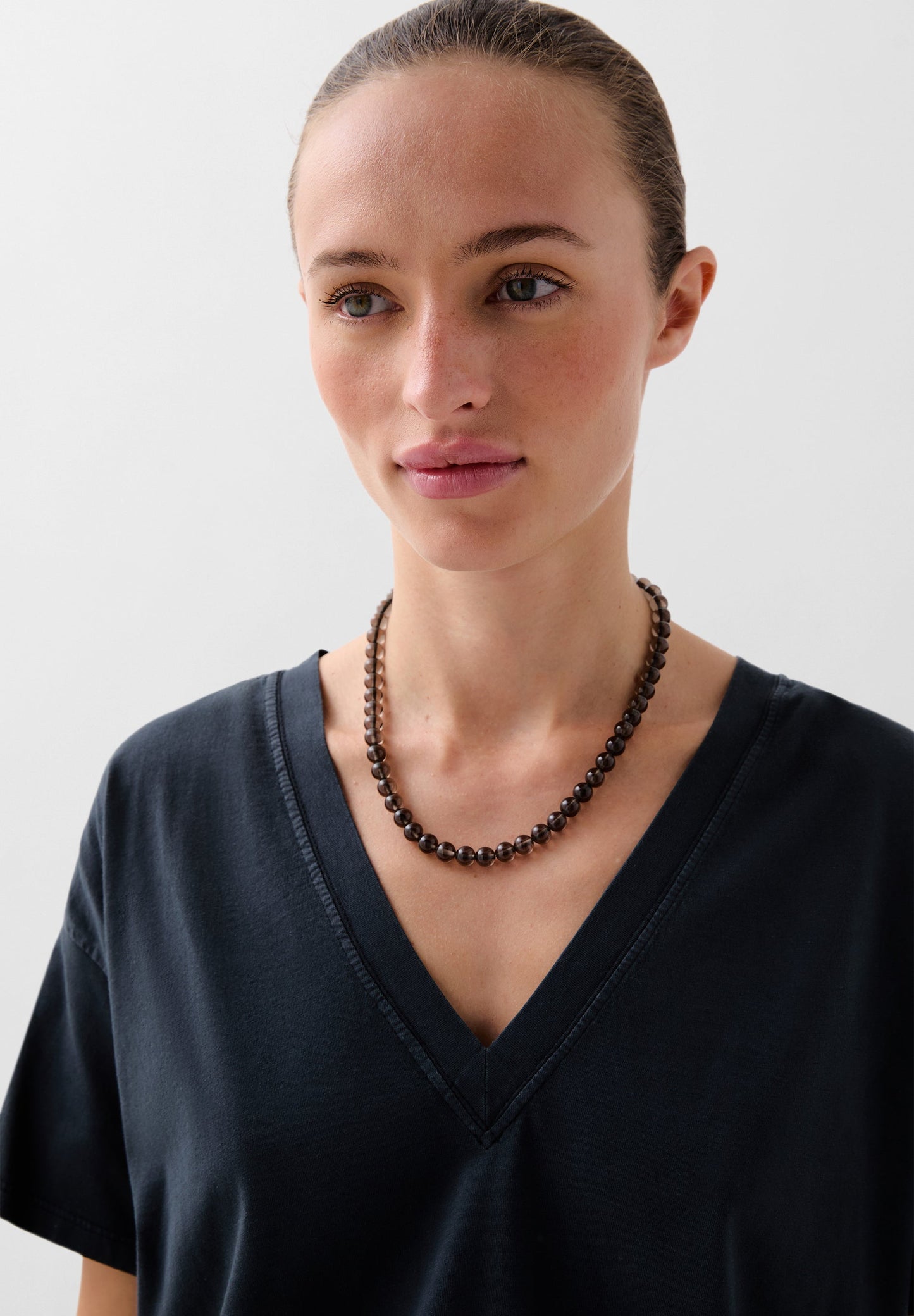 POLERA BÁSICA ESCOTE V