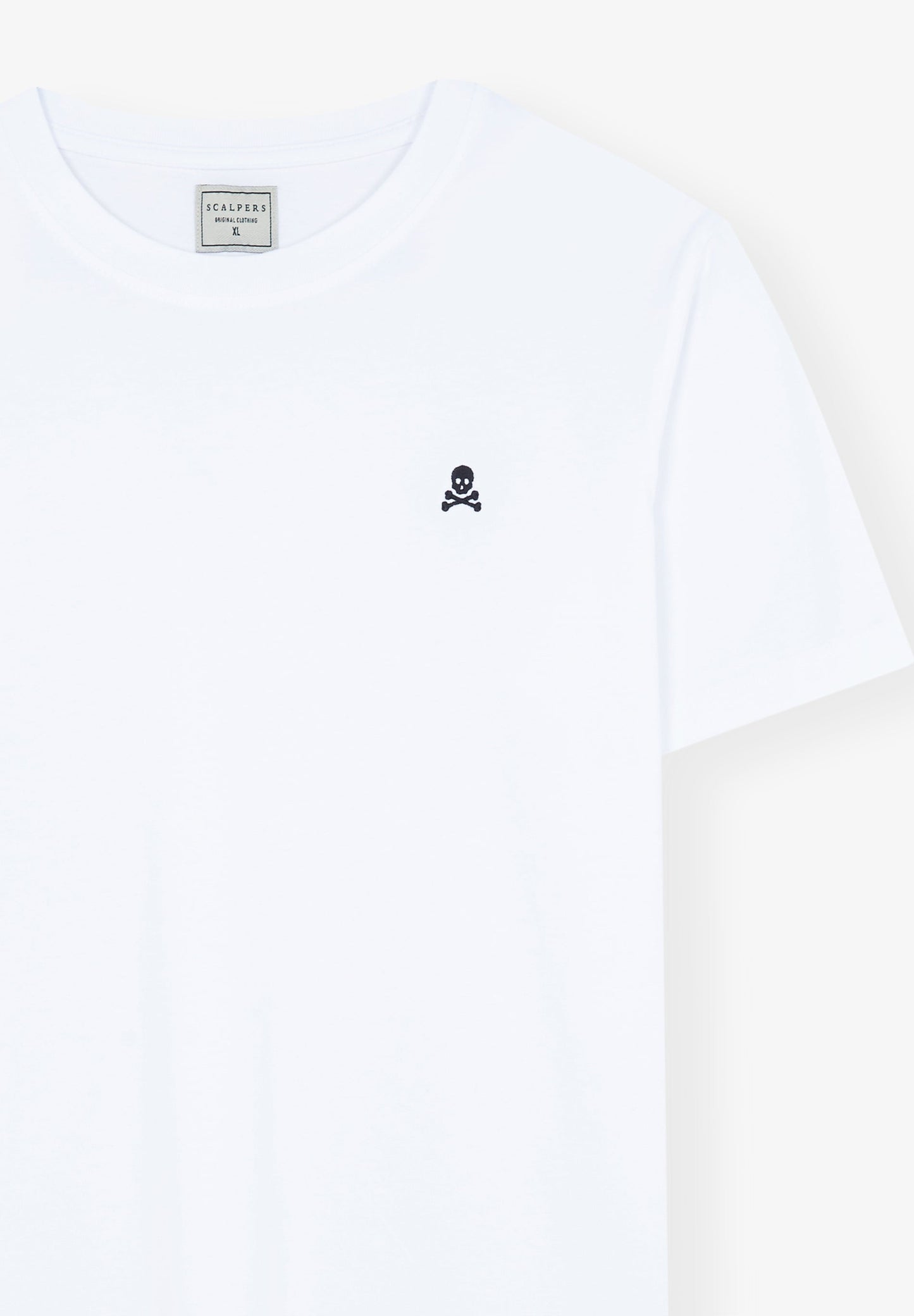 POLERA BÁSICA CALAVERA