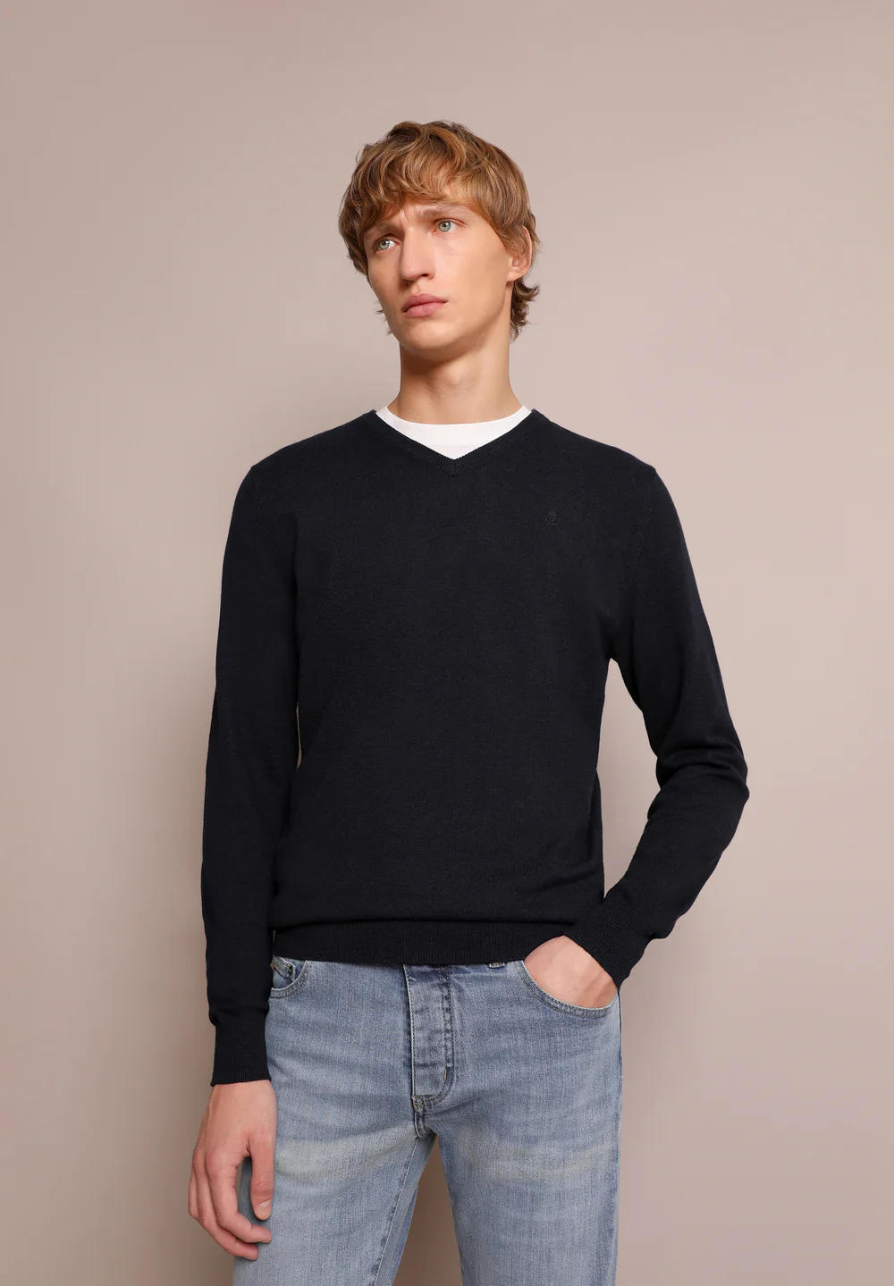 SWEATER CUELLO EN V