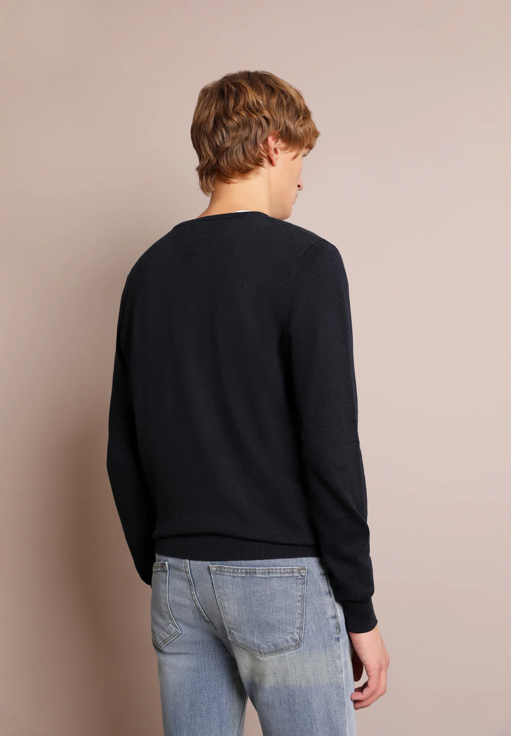 SWEATER CUELLO EN V