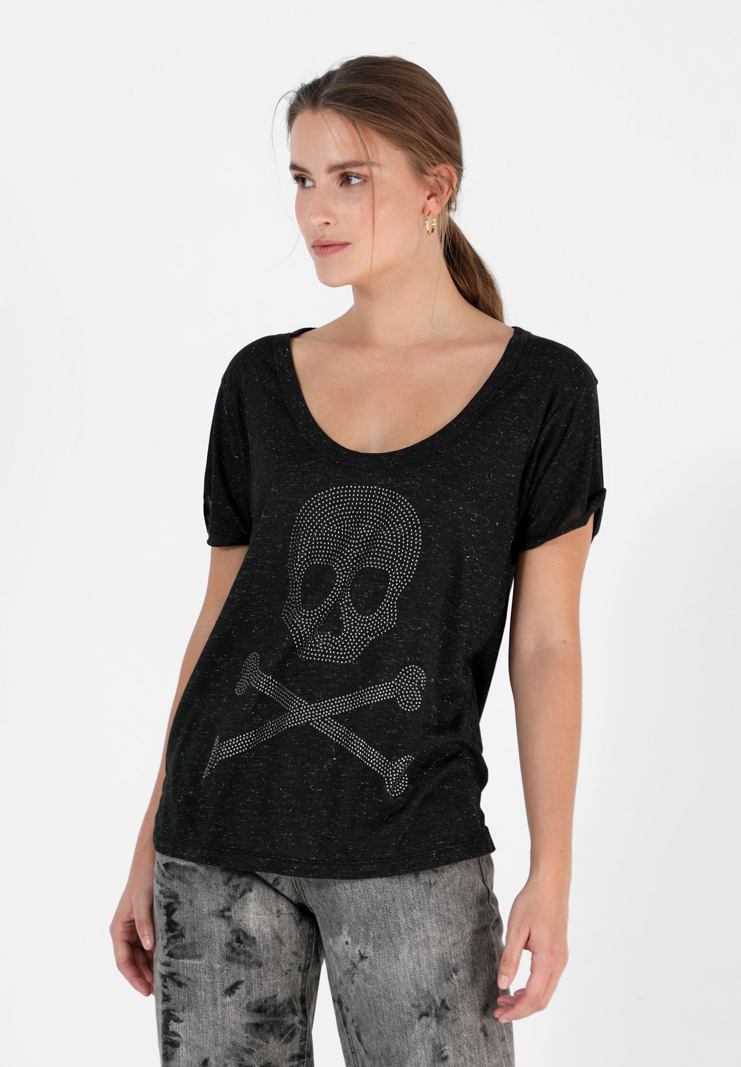 POLERA CALAVERA GRANDE TACHAS