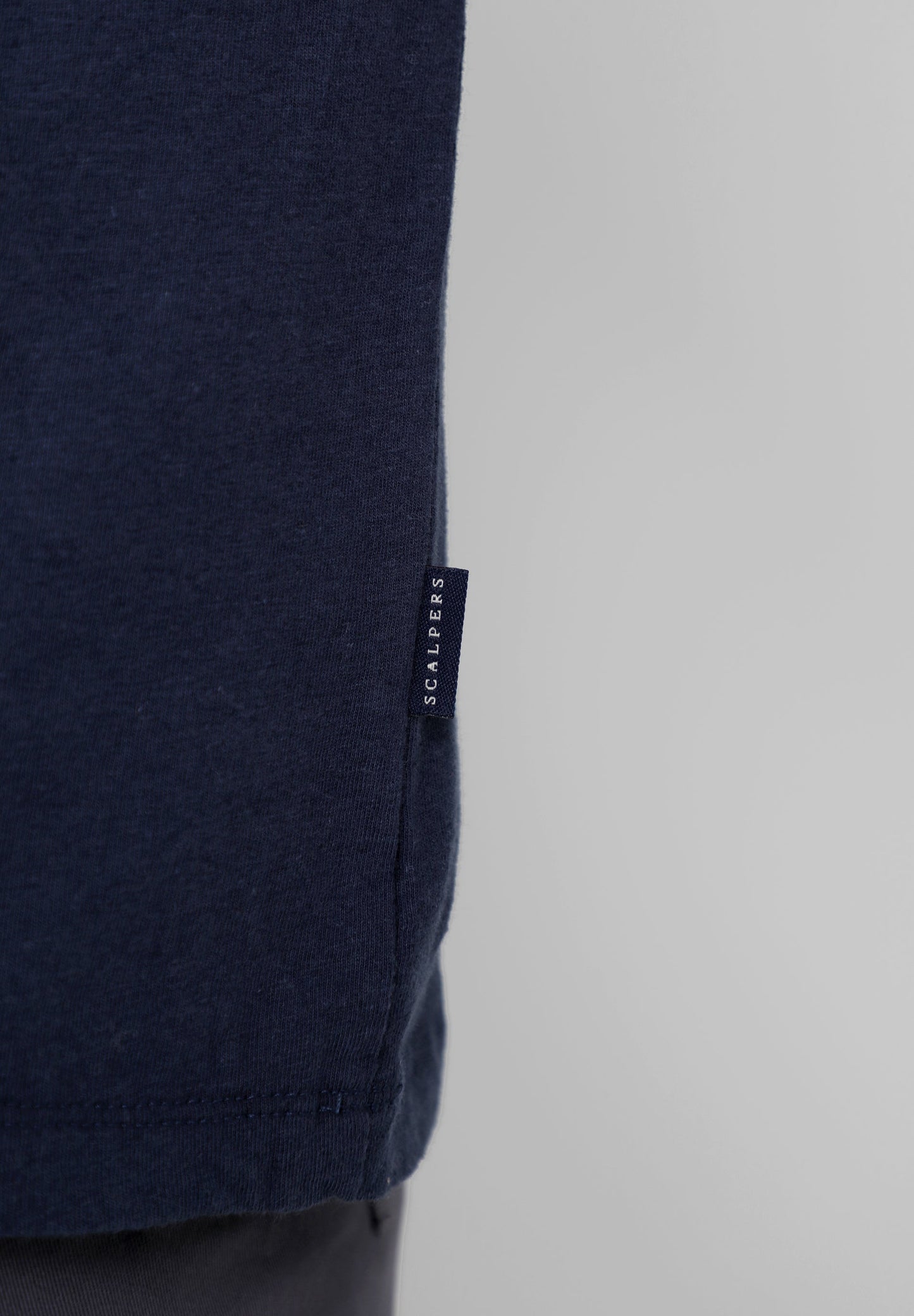 POLERA LOGO BORDADO CADENA