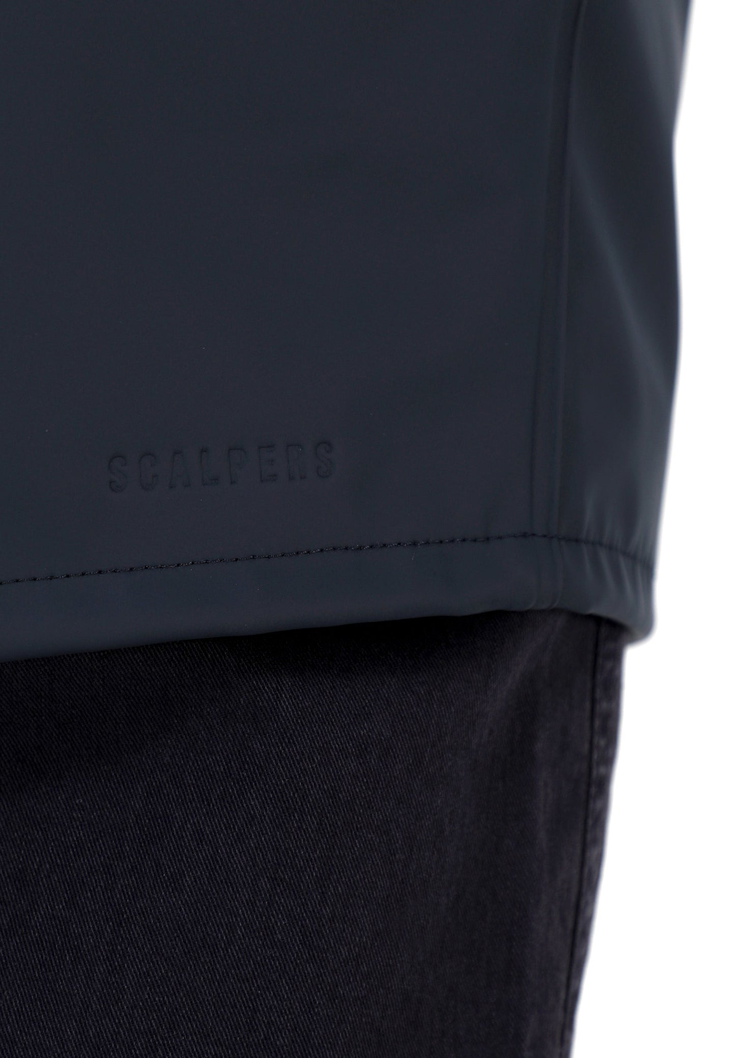 CHAQUETÓN IMPERMEABLE