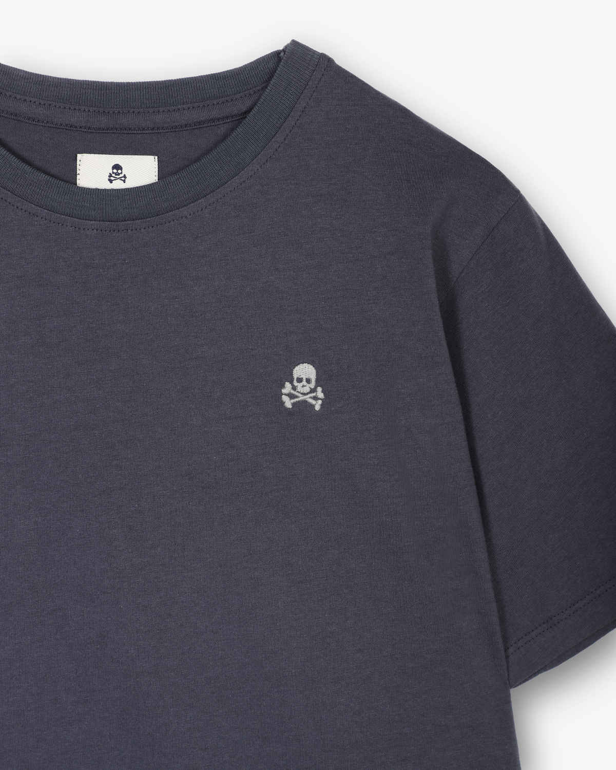 POLERA BÁSICA CALAVERA