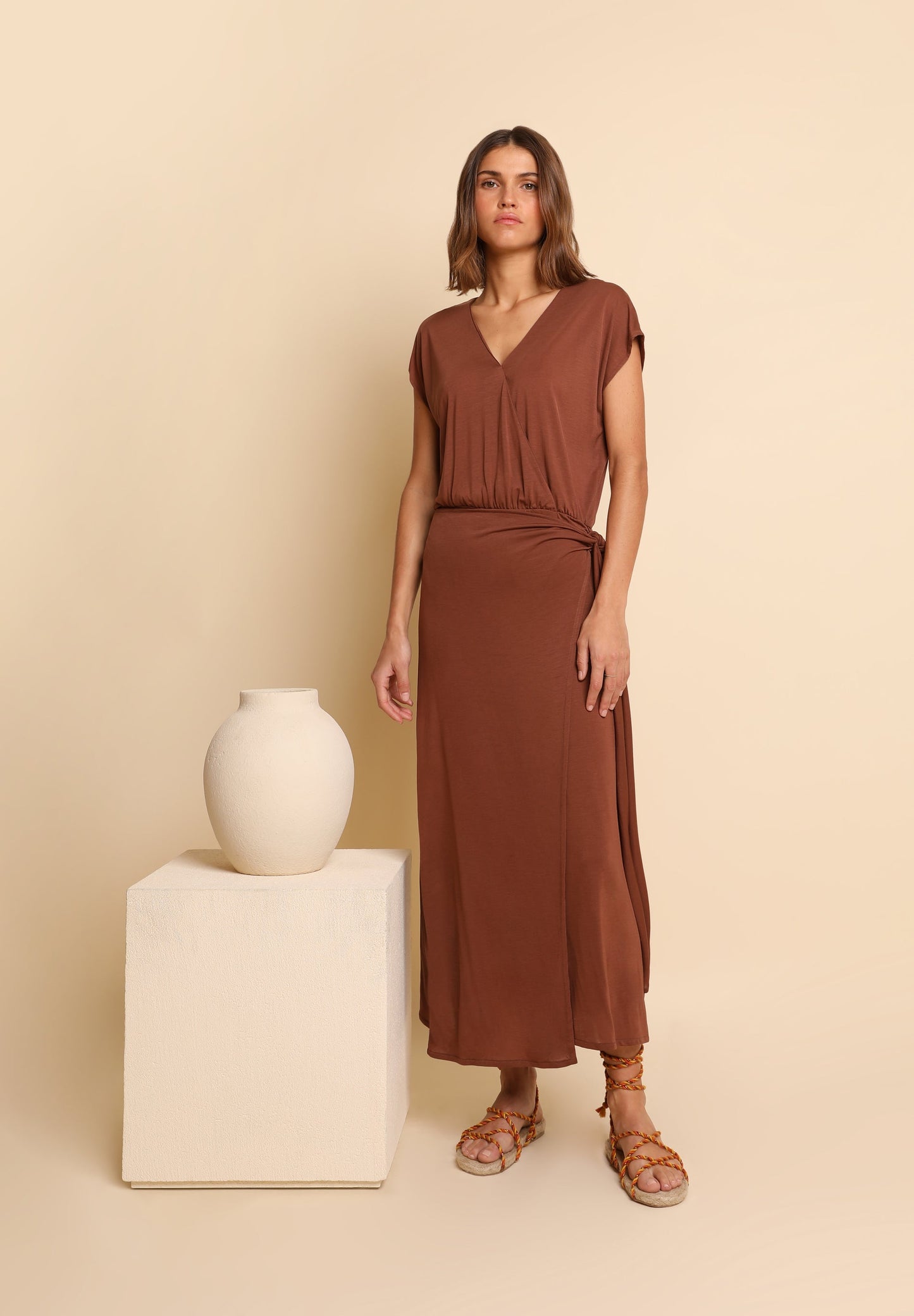 VESTIDO MIDI NUDO LATERAL