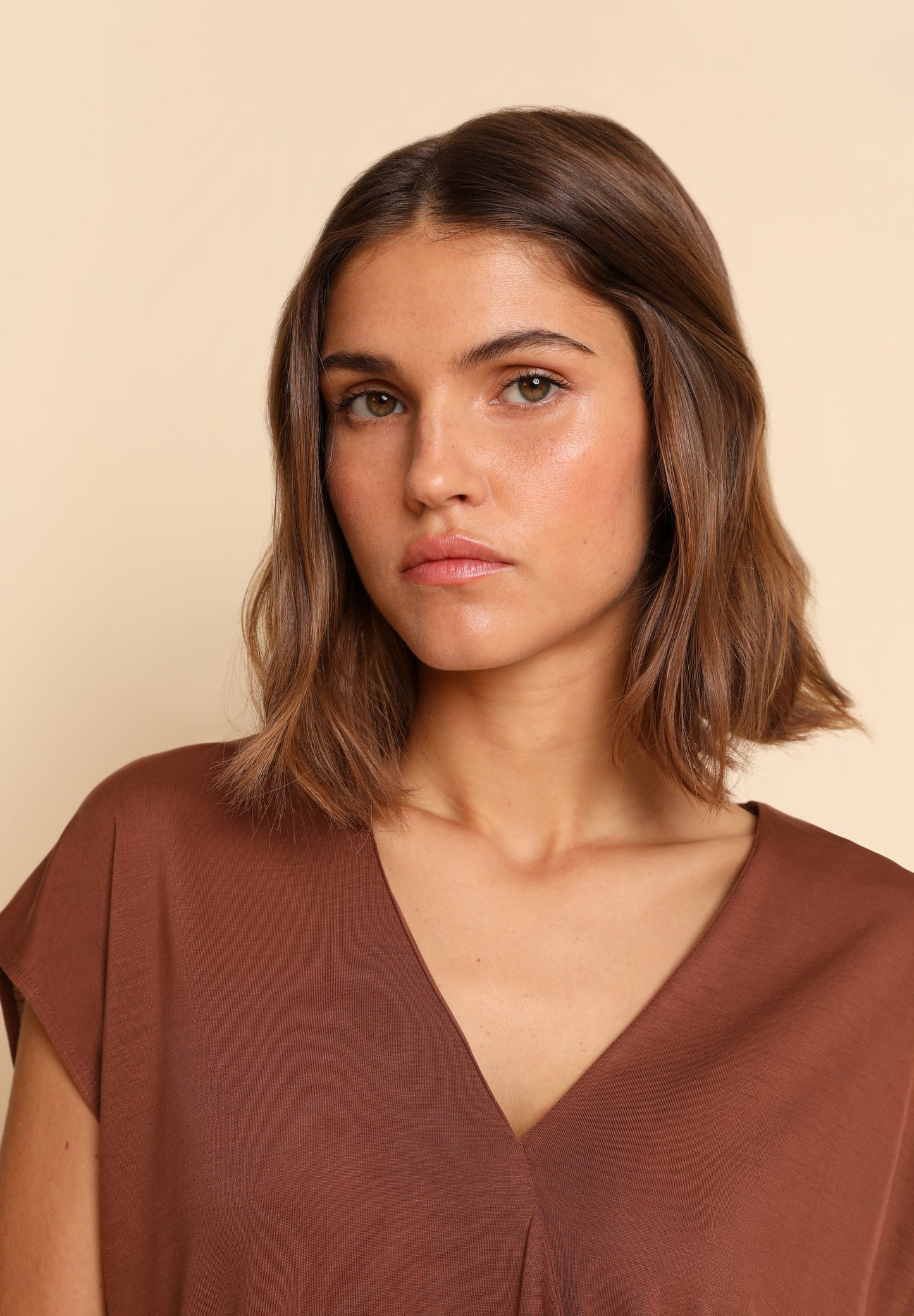 VESTIDO MIDI NUDO LATERAL