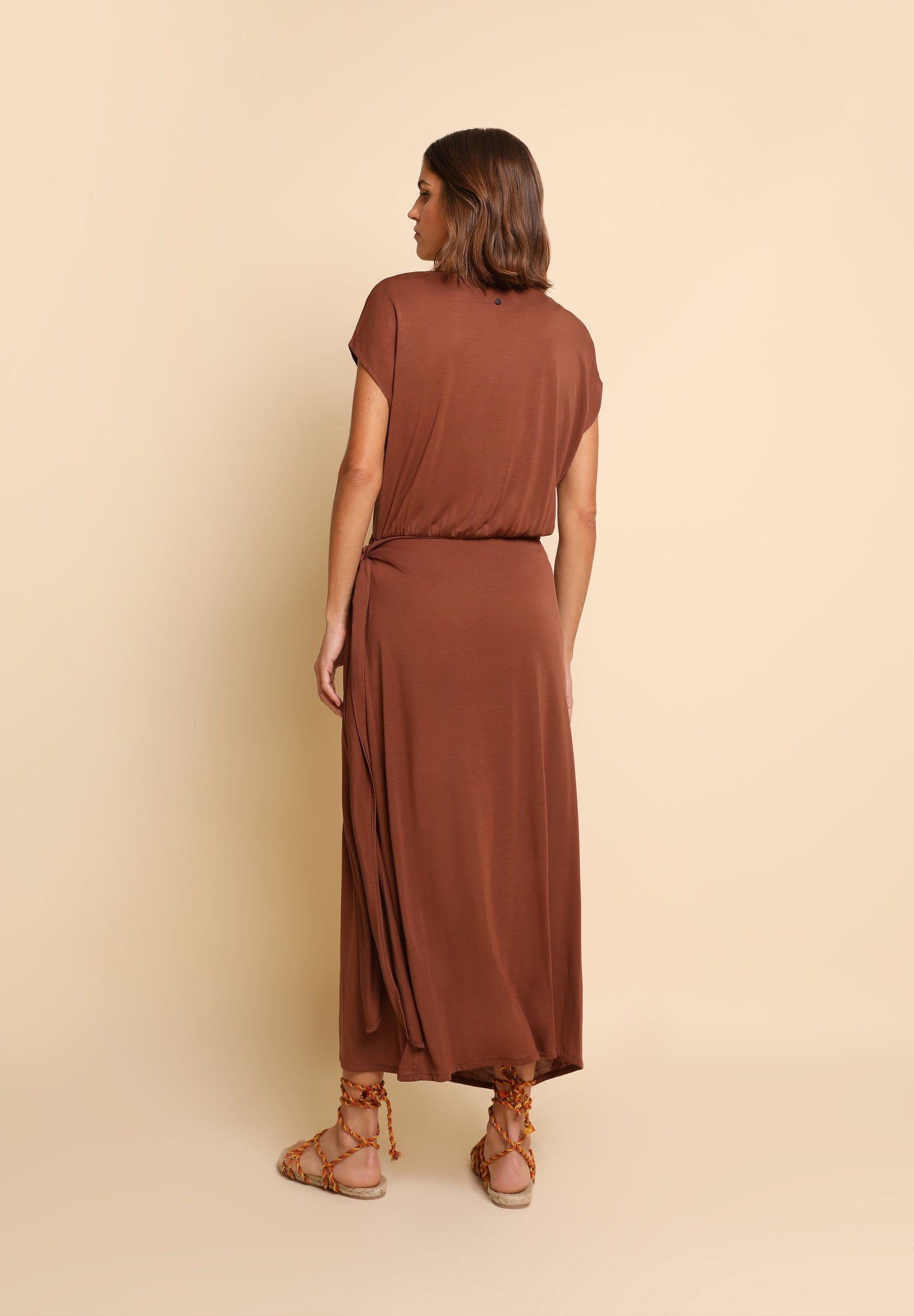 VESTIDO MIDI NUDO LATERAL