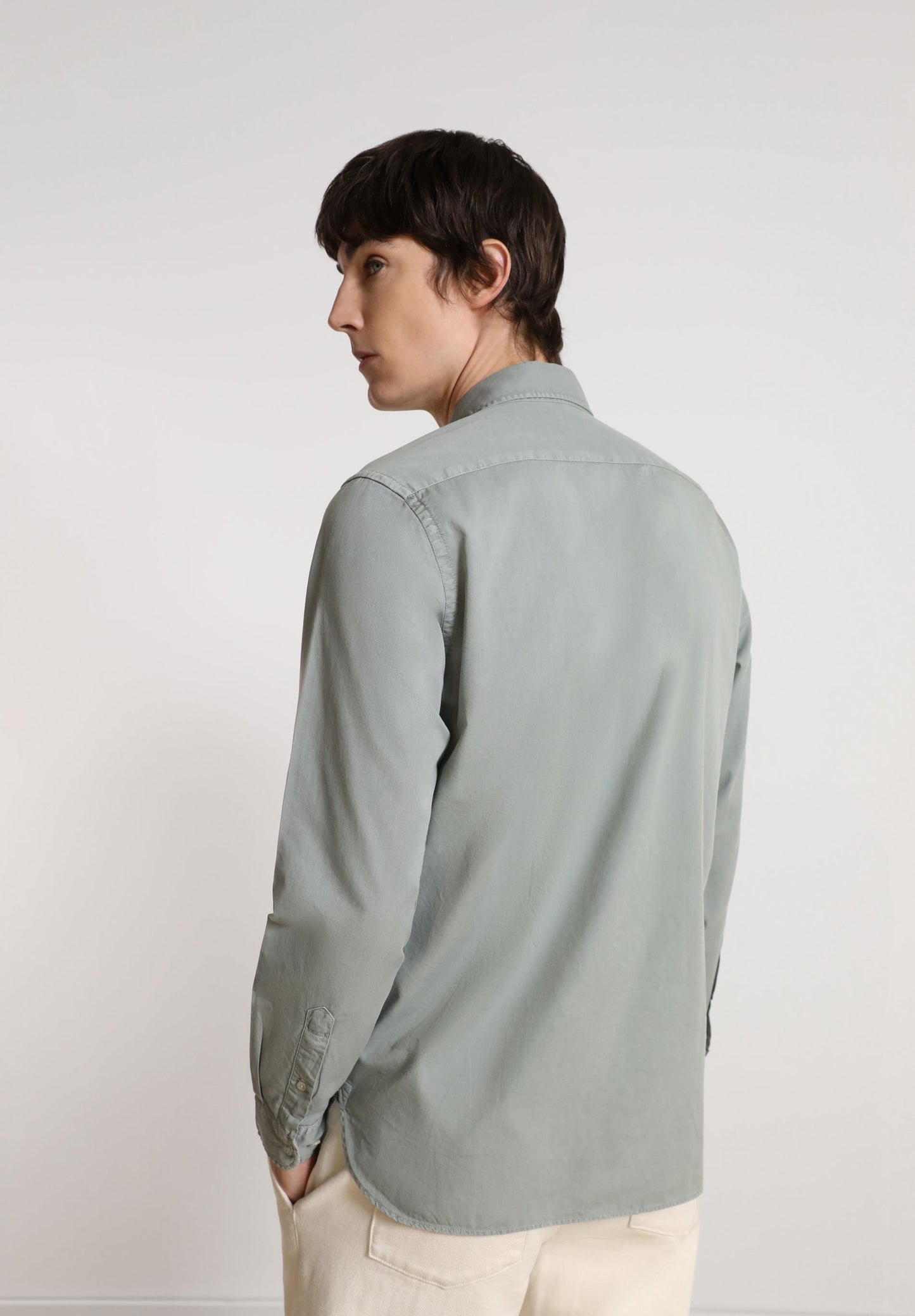 CAMISA CALAVERA BORDADA TONO