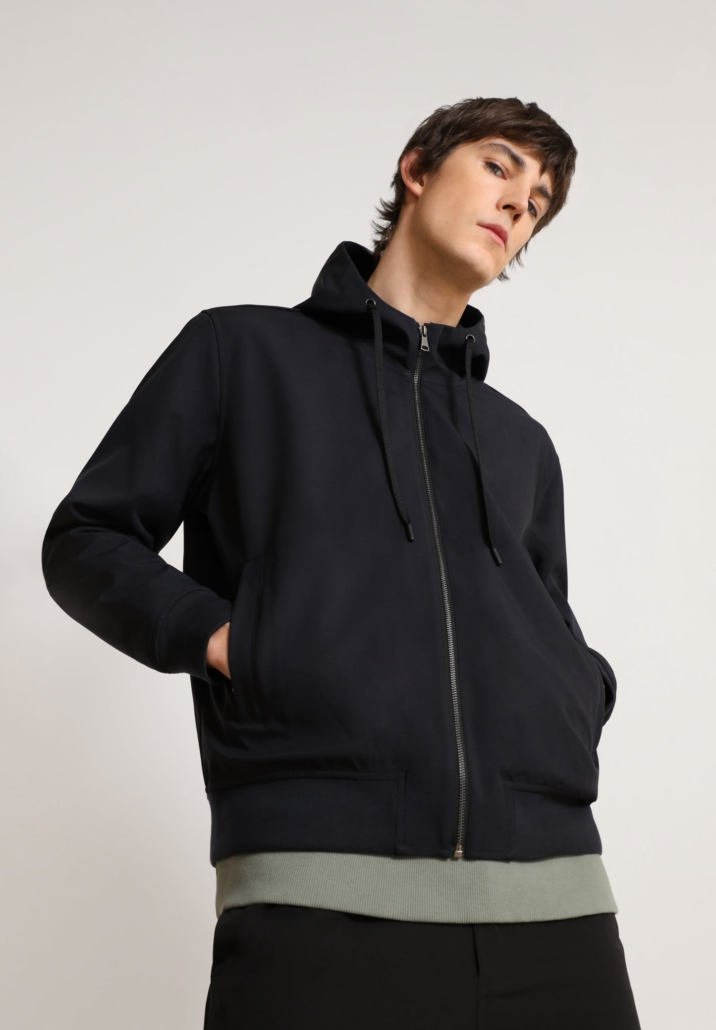 CHAQUETA PREMIUM LIGERA CAPUCHA