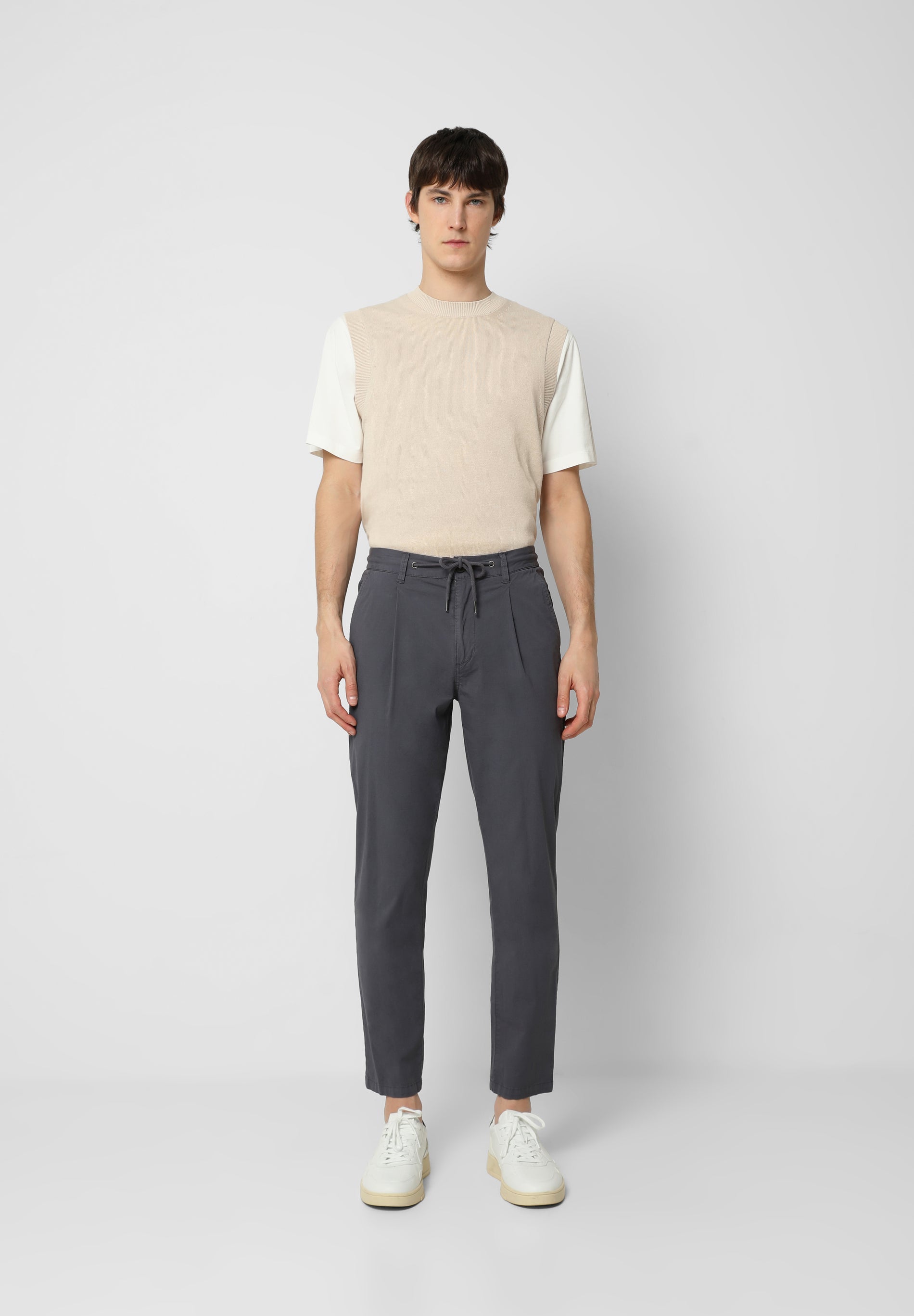 PANTALÓN PINZAS CORDÓN