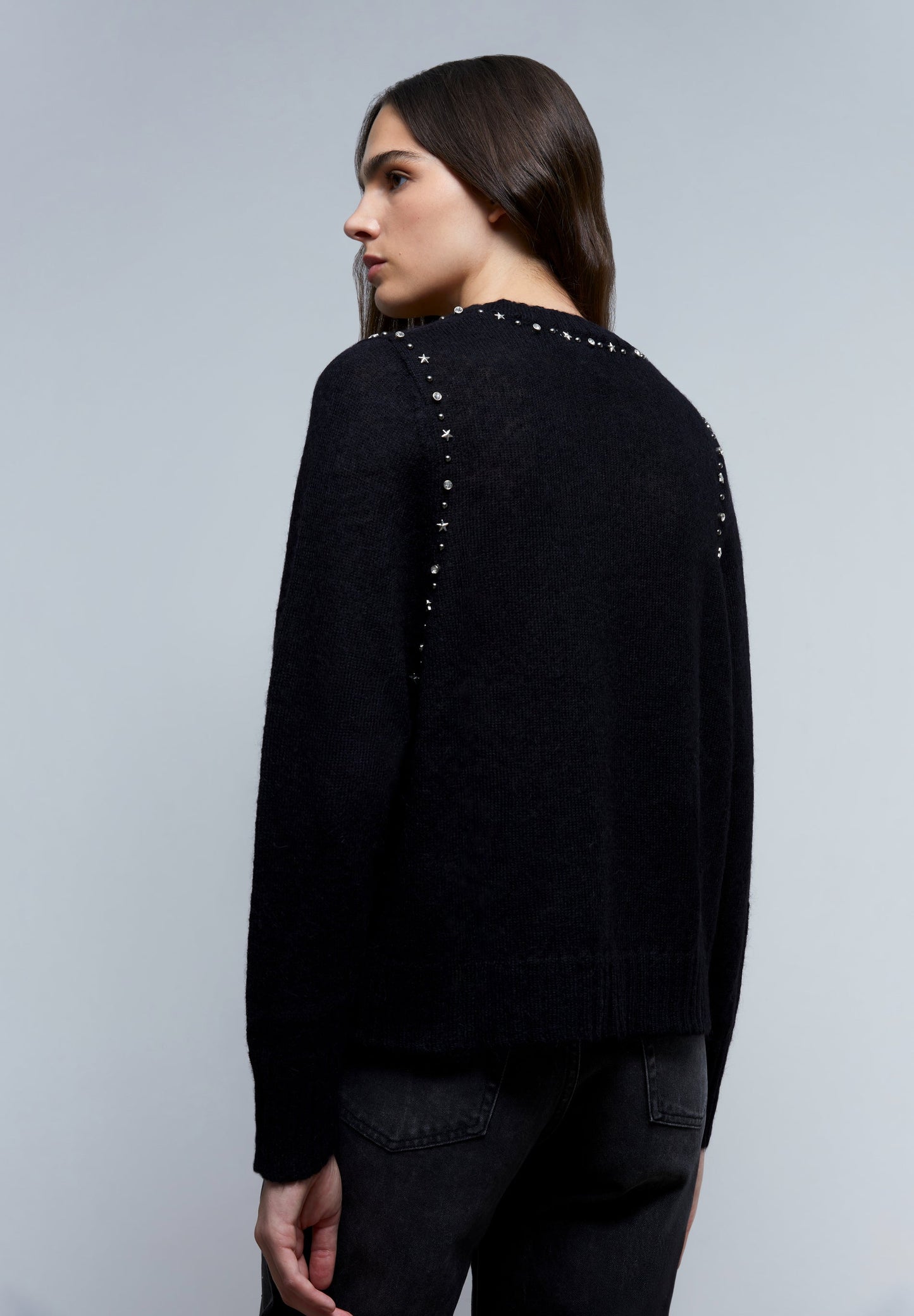 SWEATER PUNTO TACHUELAS