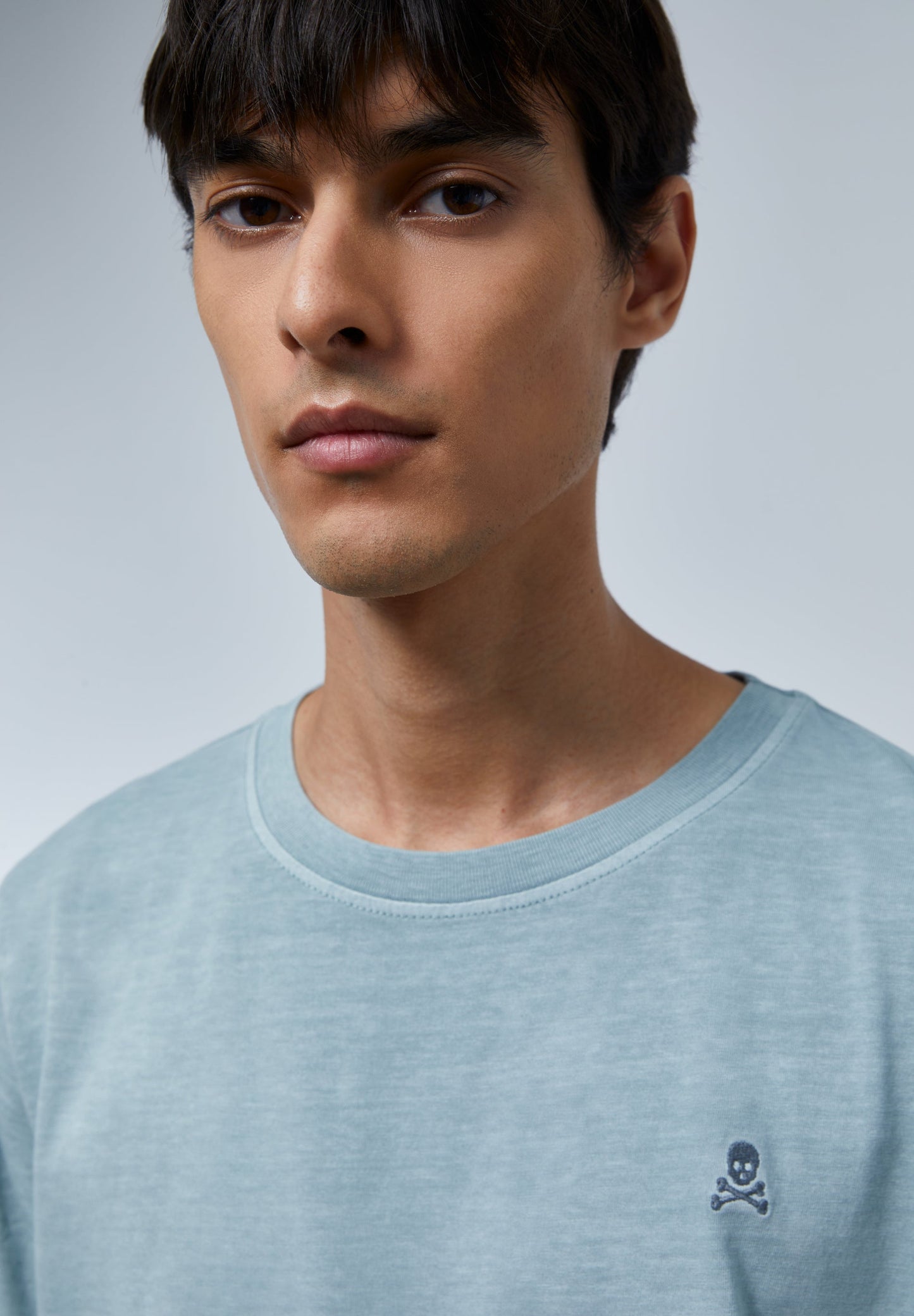 POLERA BÁSICA CALAVERA