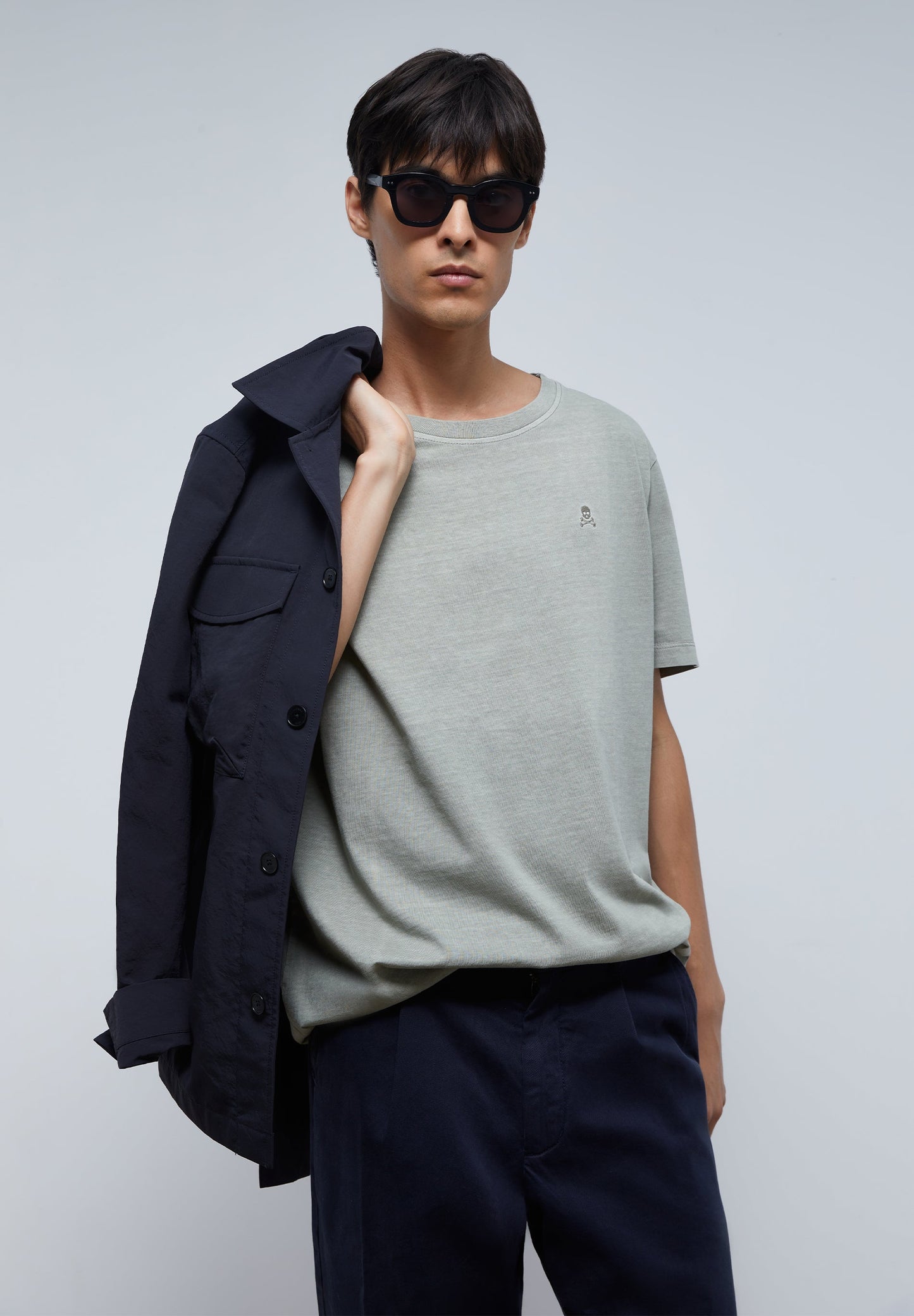 POLERA BÁSICA CALAVERA