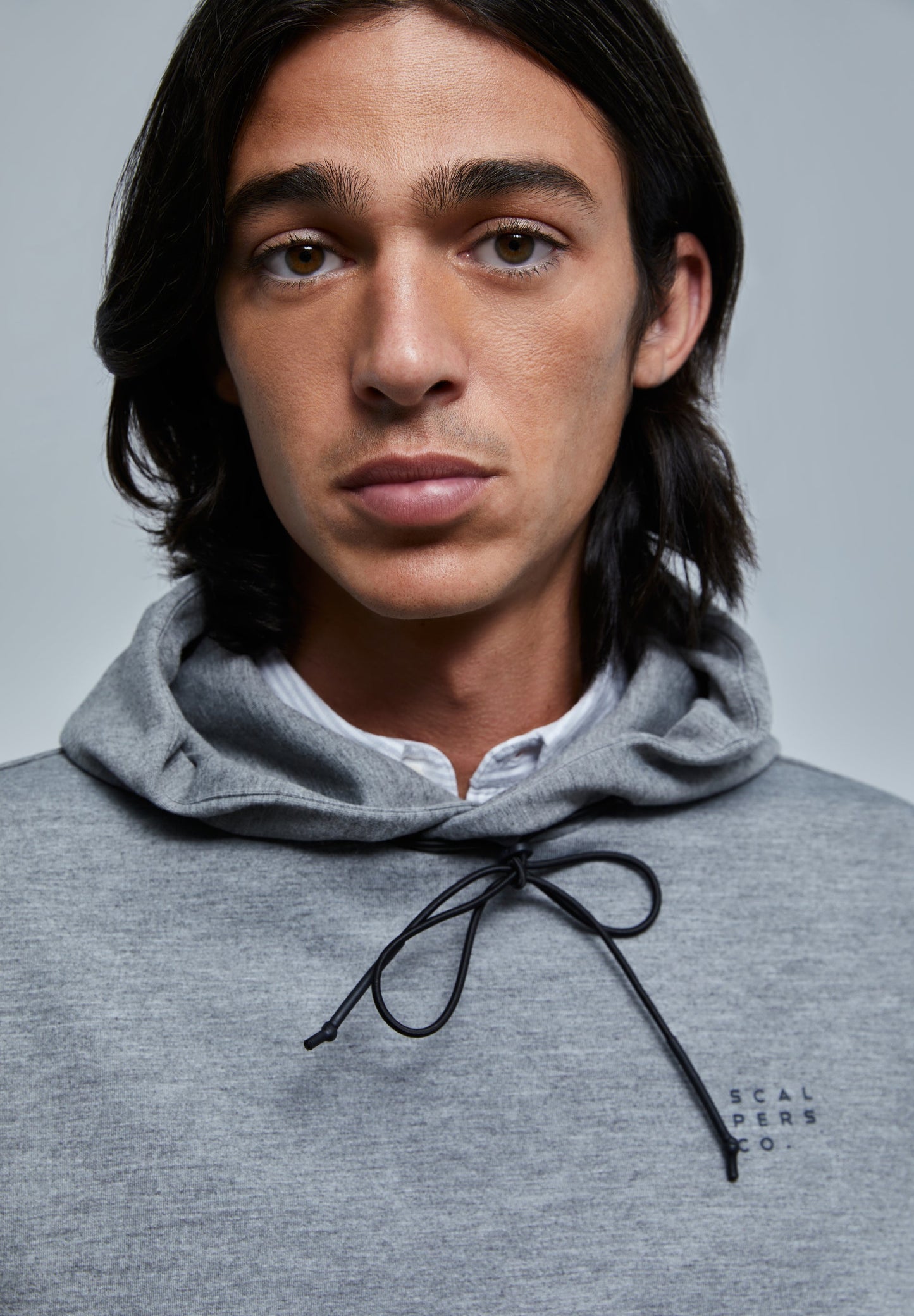 POLERON CAPUCHA EFECTO NEOPRENO