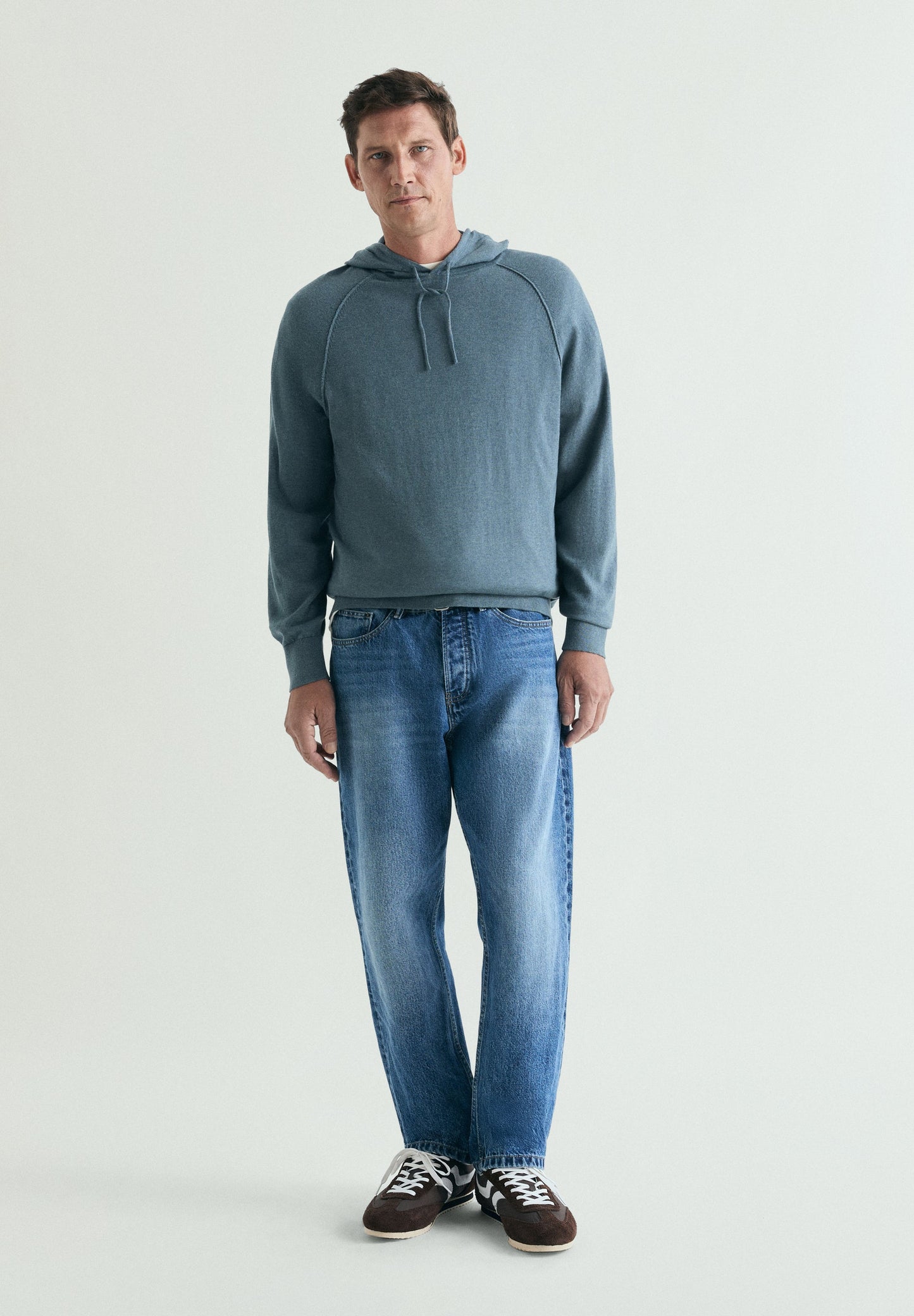 SUDADERA CON CAPUCHA TRICOT