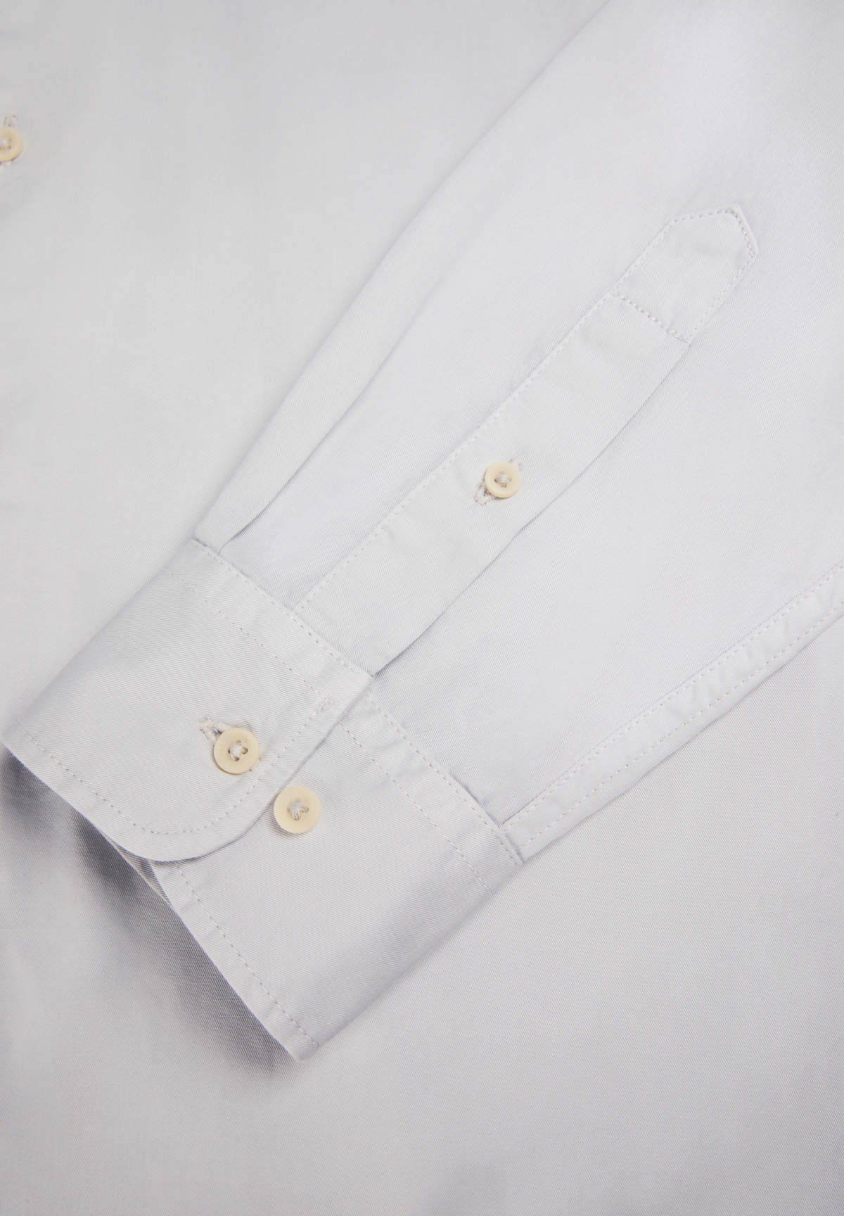 CAMISA CALAVERA BORDADA TONO
