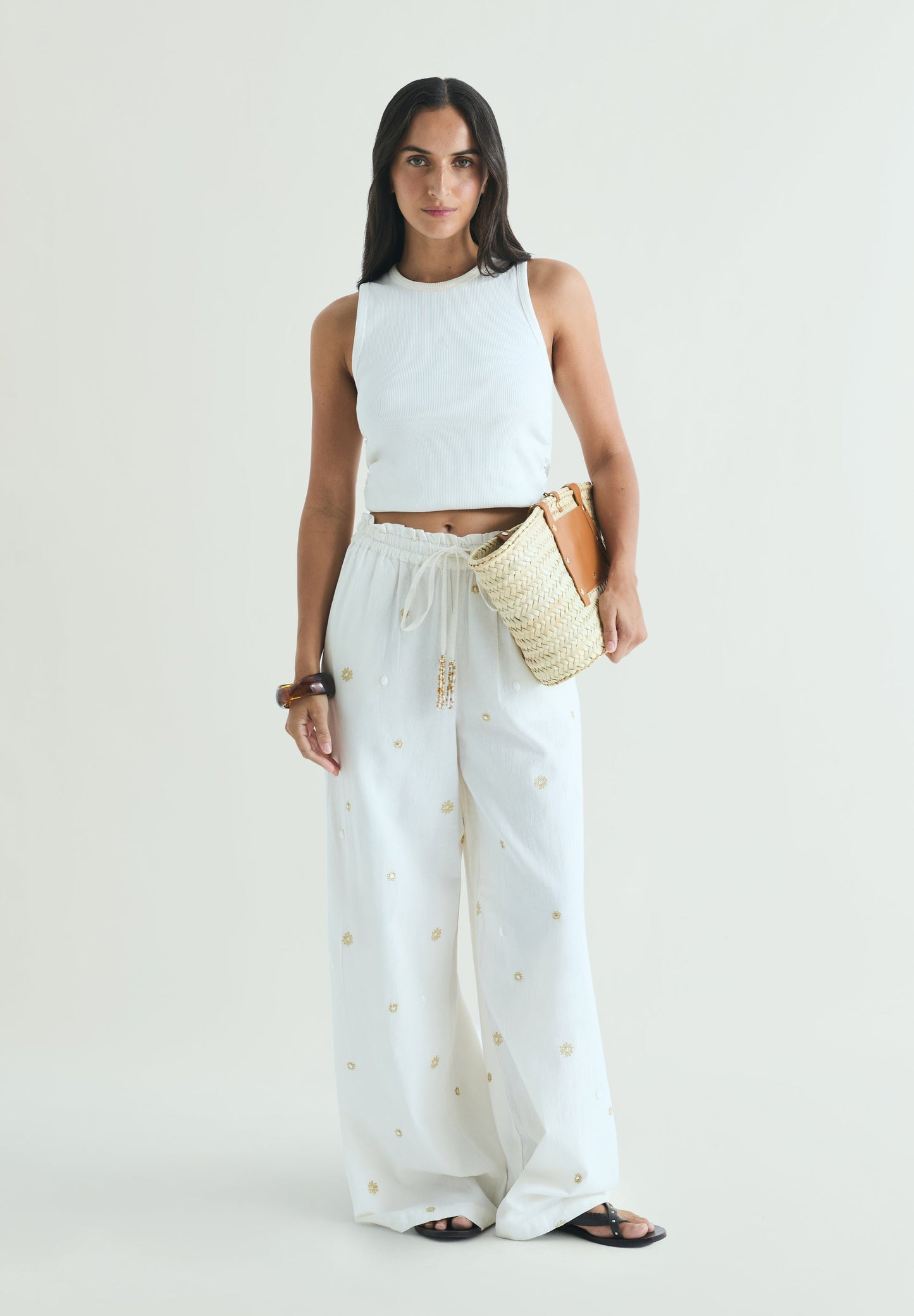 PANTALÓN DETALLES METÁLICOS
