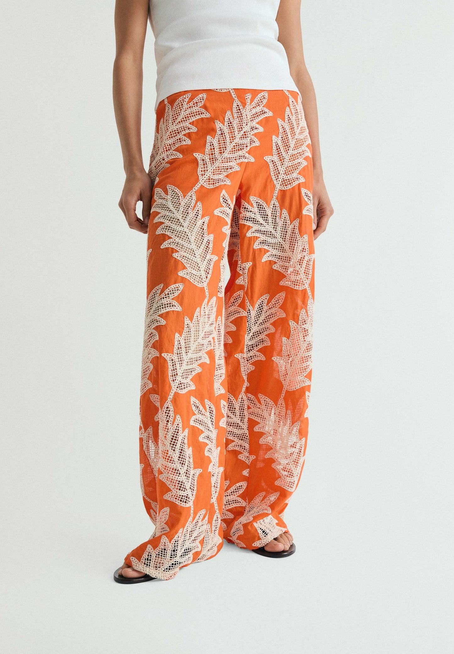 PANTALÓN FLUIDO BORDADOS