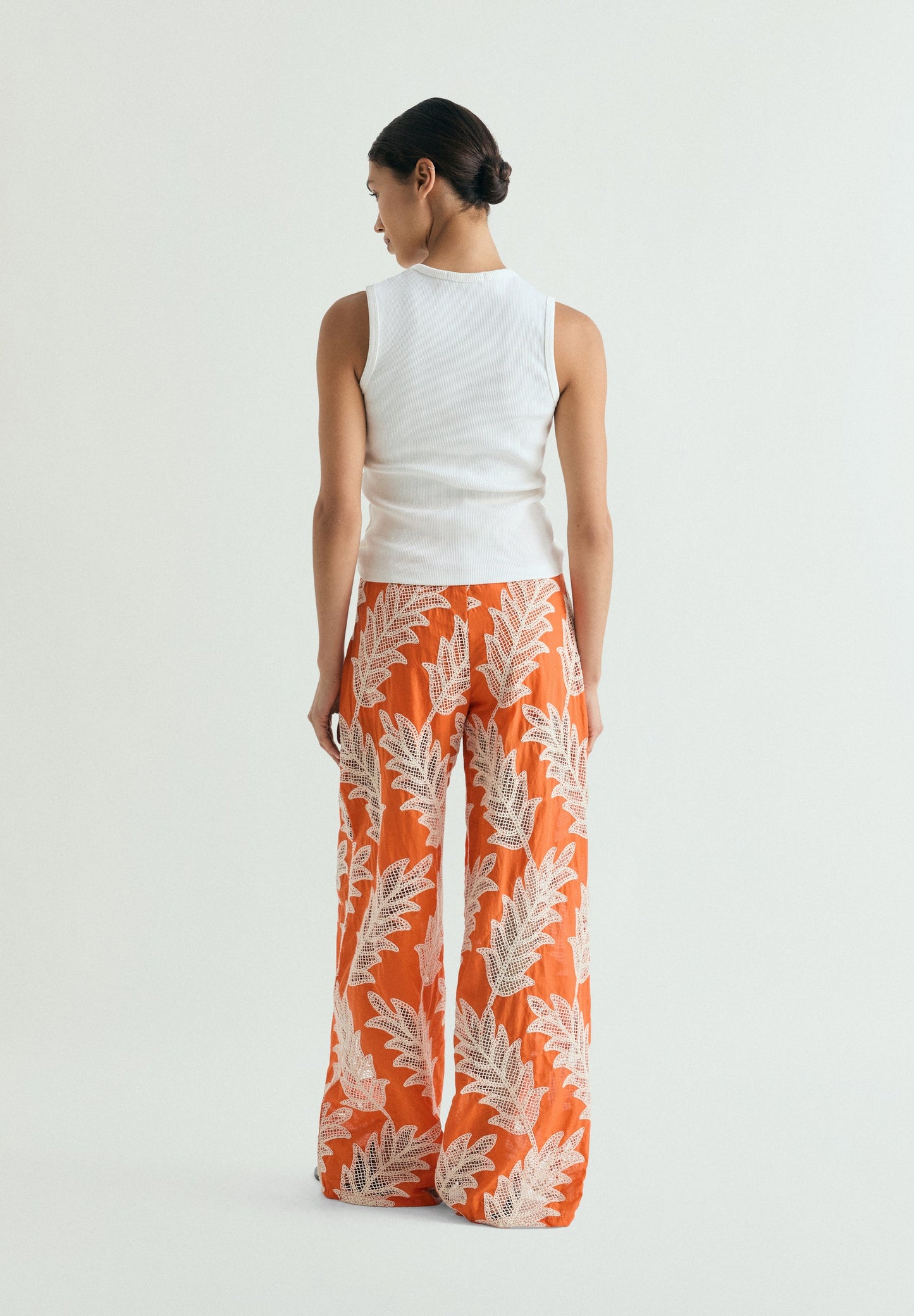 PANTALÓN FLUIDO BORDADOS