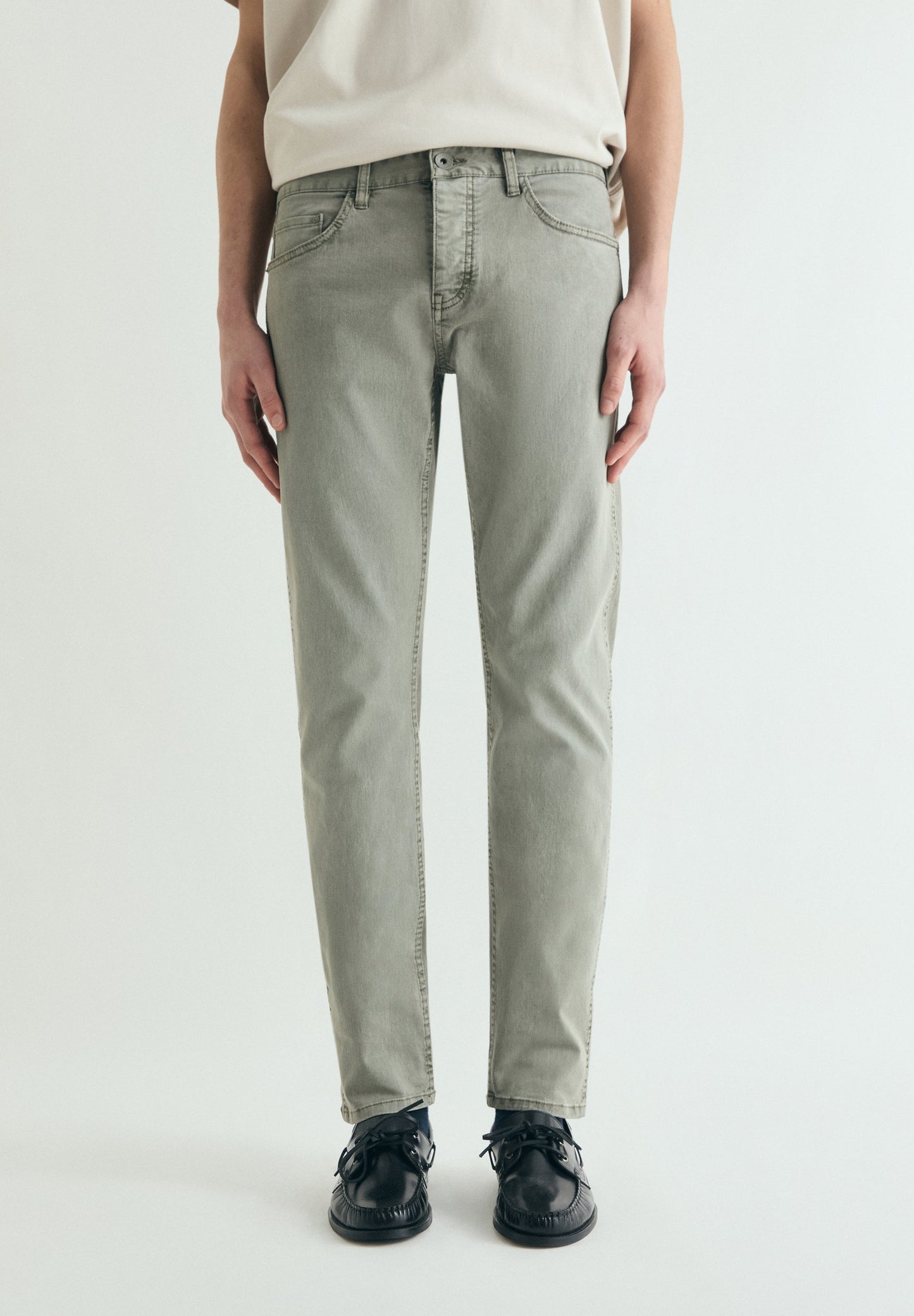 PANTALÓN CINCO BOLSILLOS