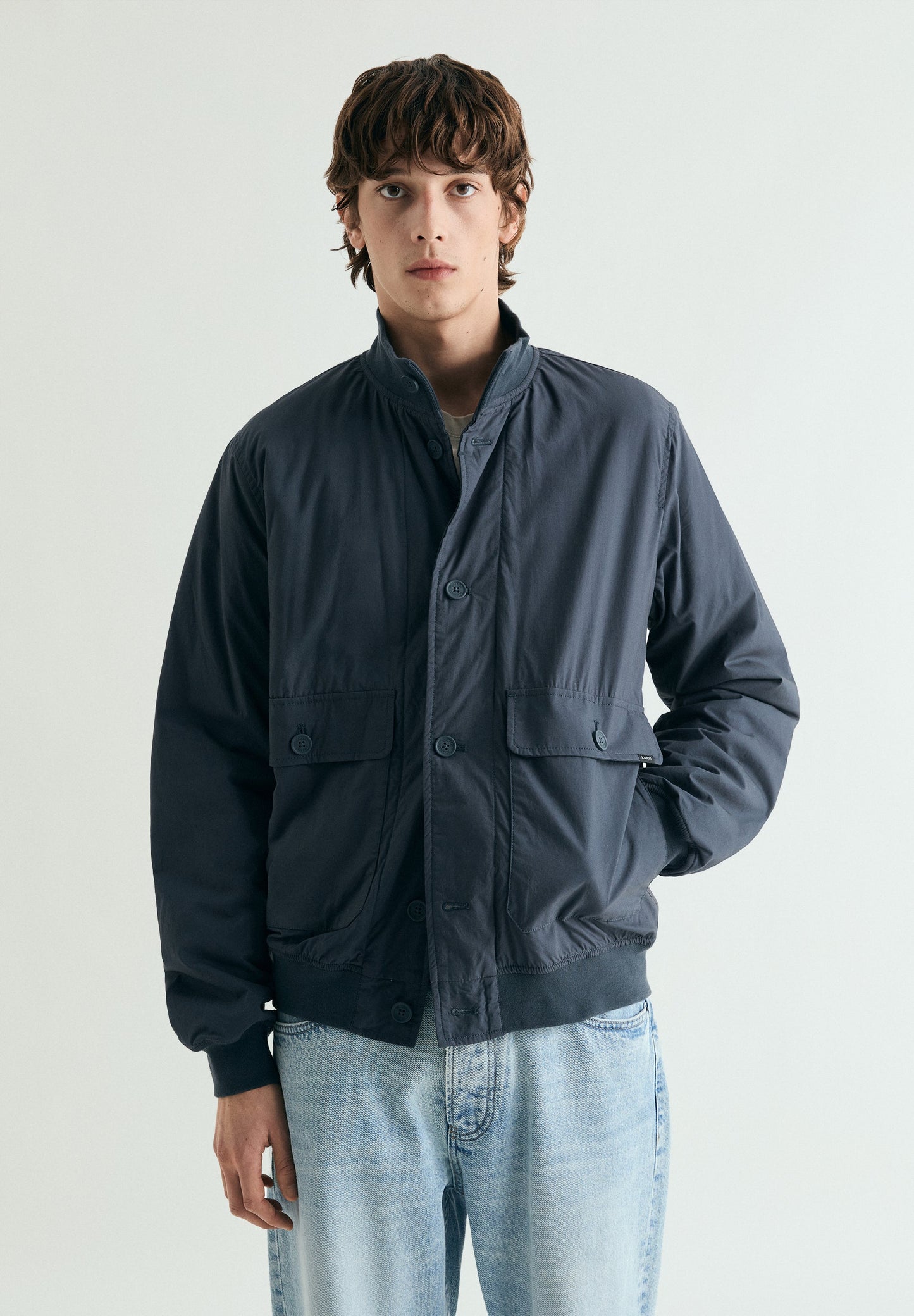 CHAQUETA ABOTONADA BOLSILLOS