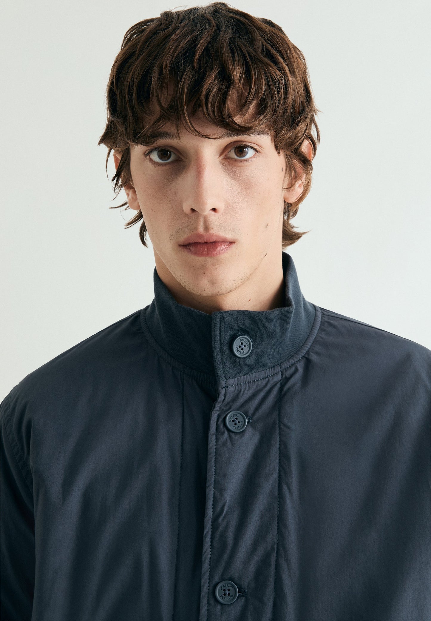 CHAQUETA ABOTONADA BOLSILLOS