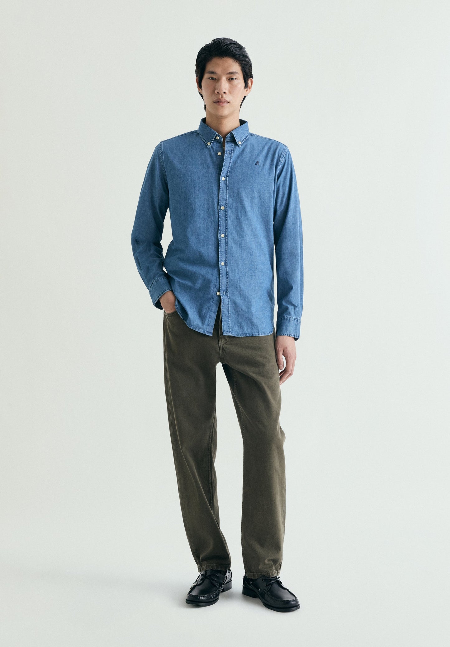 CAMISA DENIM BORDADA CONTRASTE