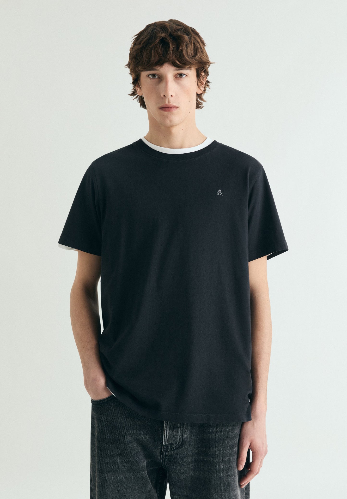 CAMISETA BORDADA EFECTO WASHED