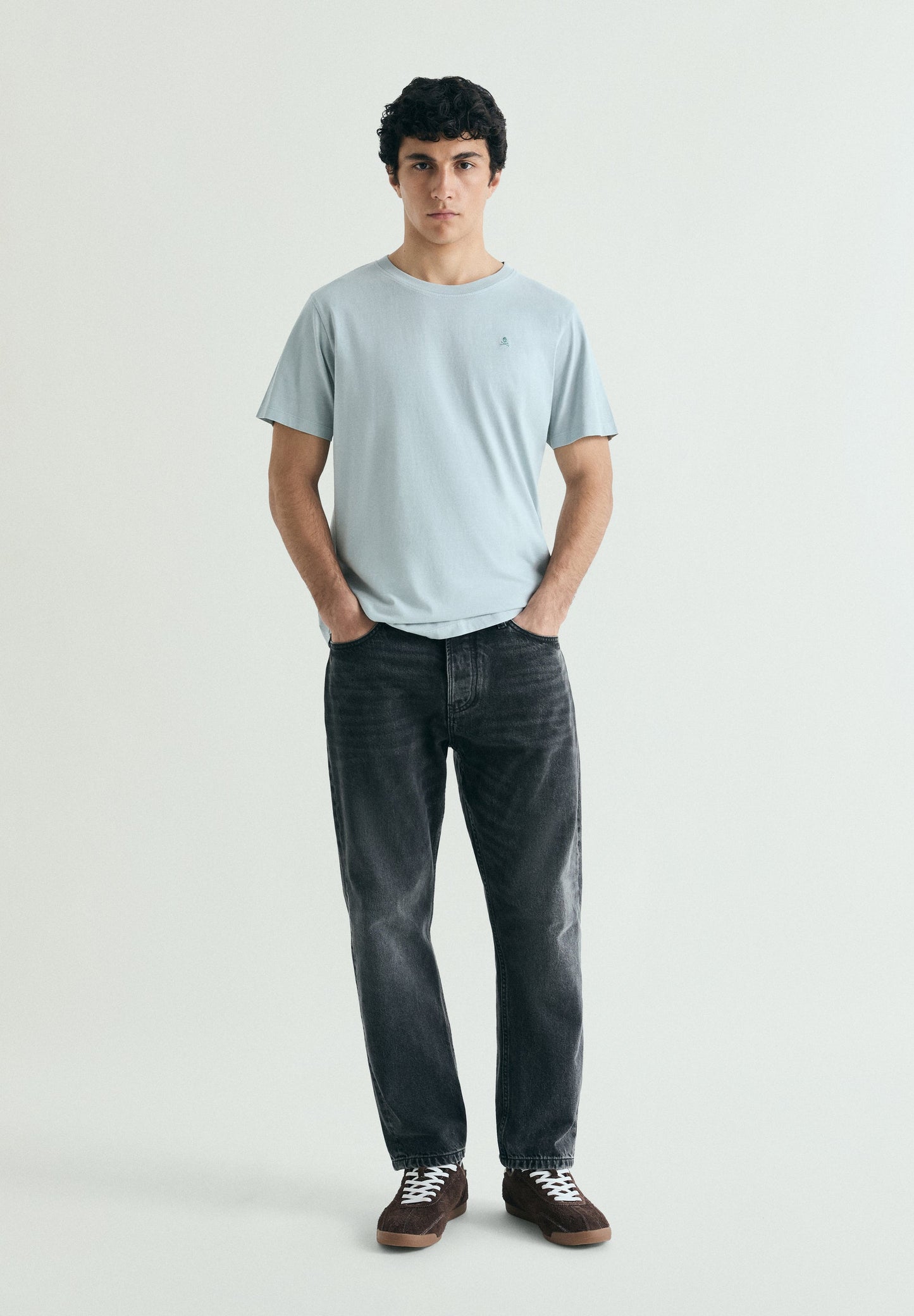 CAMISETA BORDADA EFECTO WASHED
