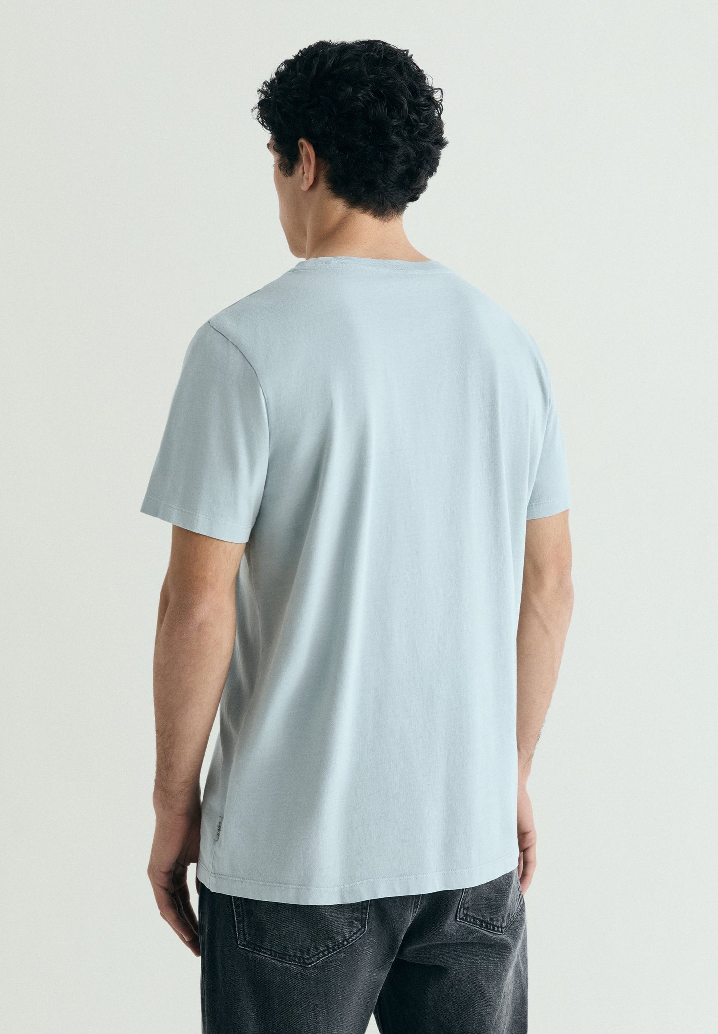 CAMISETA BORDADA EFECTO WASHED