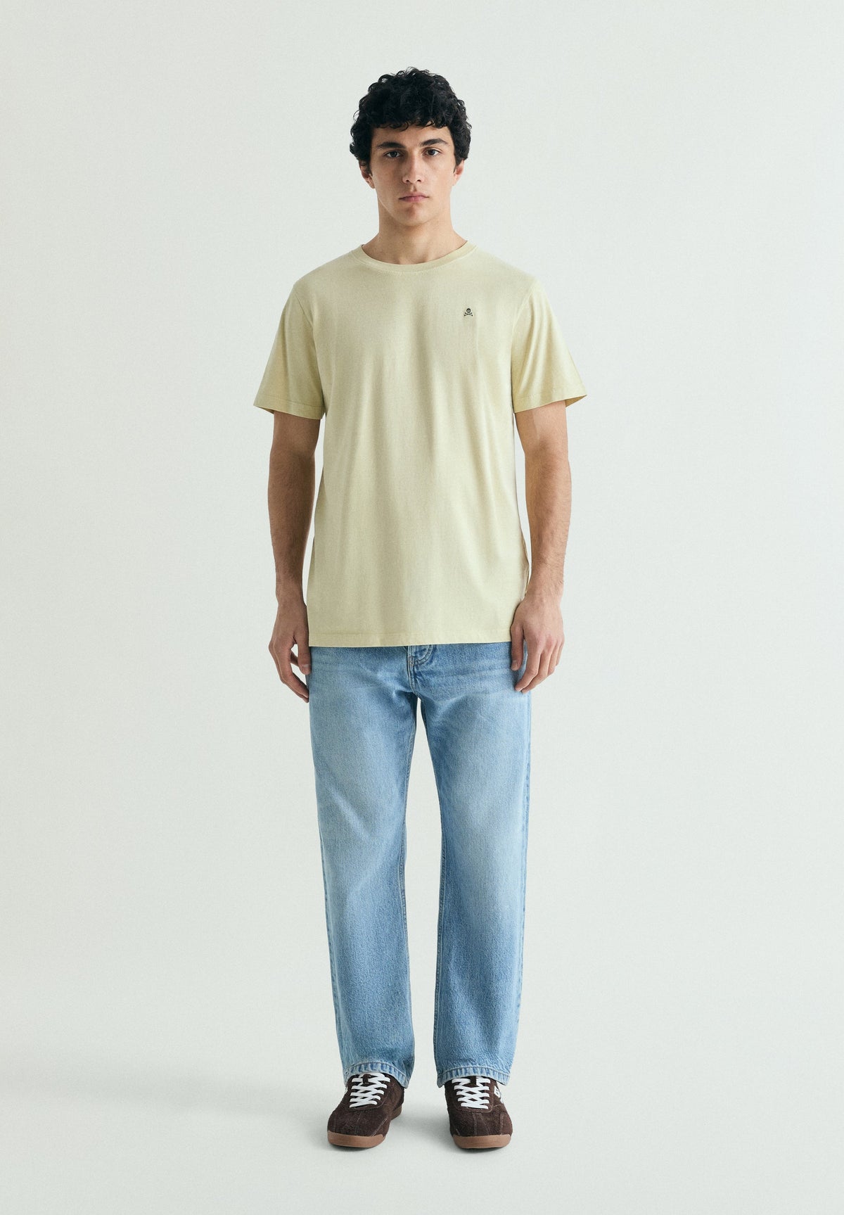 CAMISETA BORDADA EFECTO WASHED