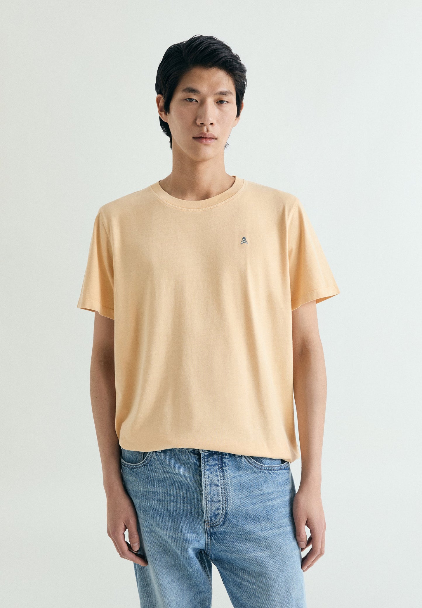 CAMISETA BORDADA EFECTO WASHED
