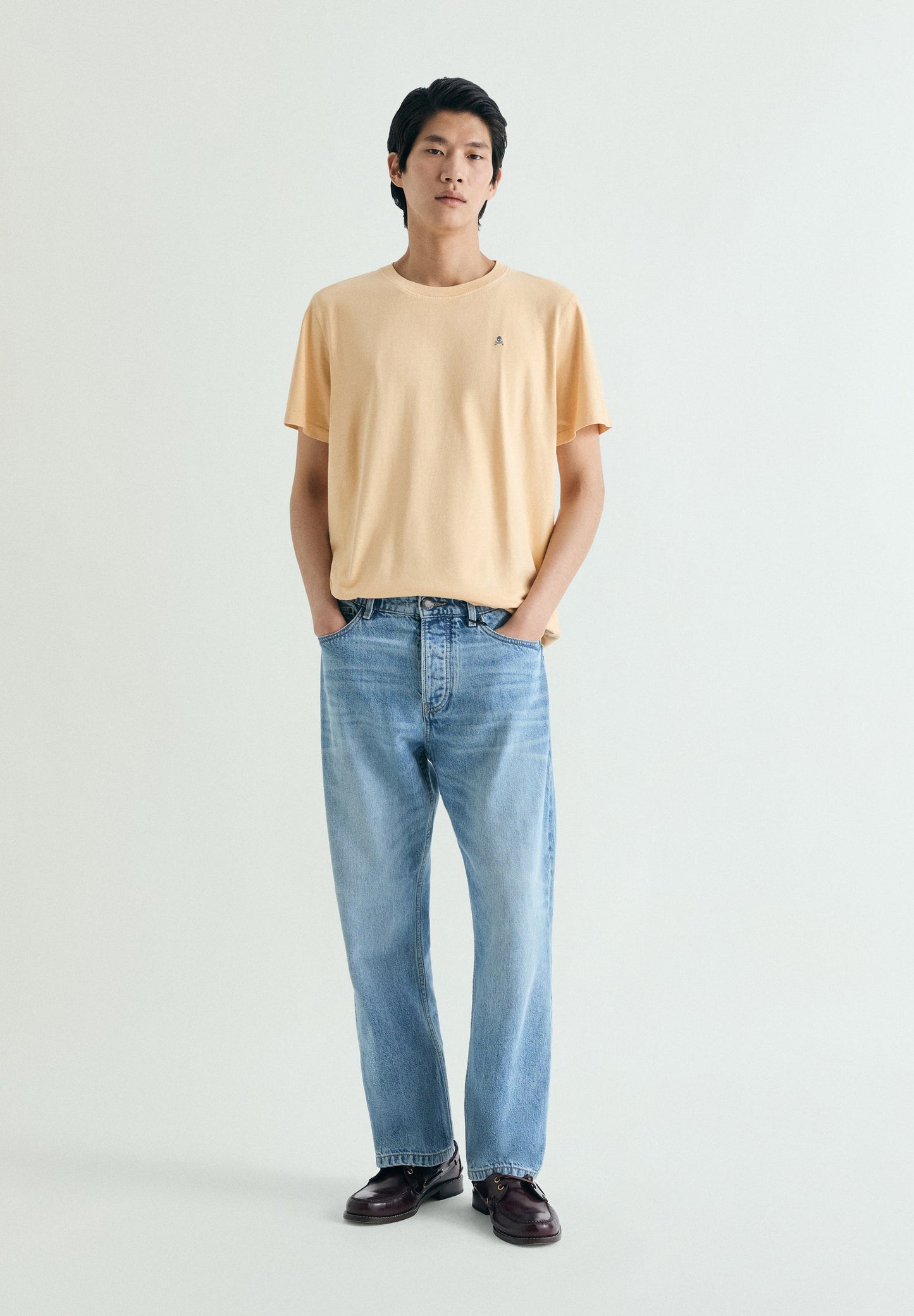 CAMISETA BORDADA EFECTO WASHED