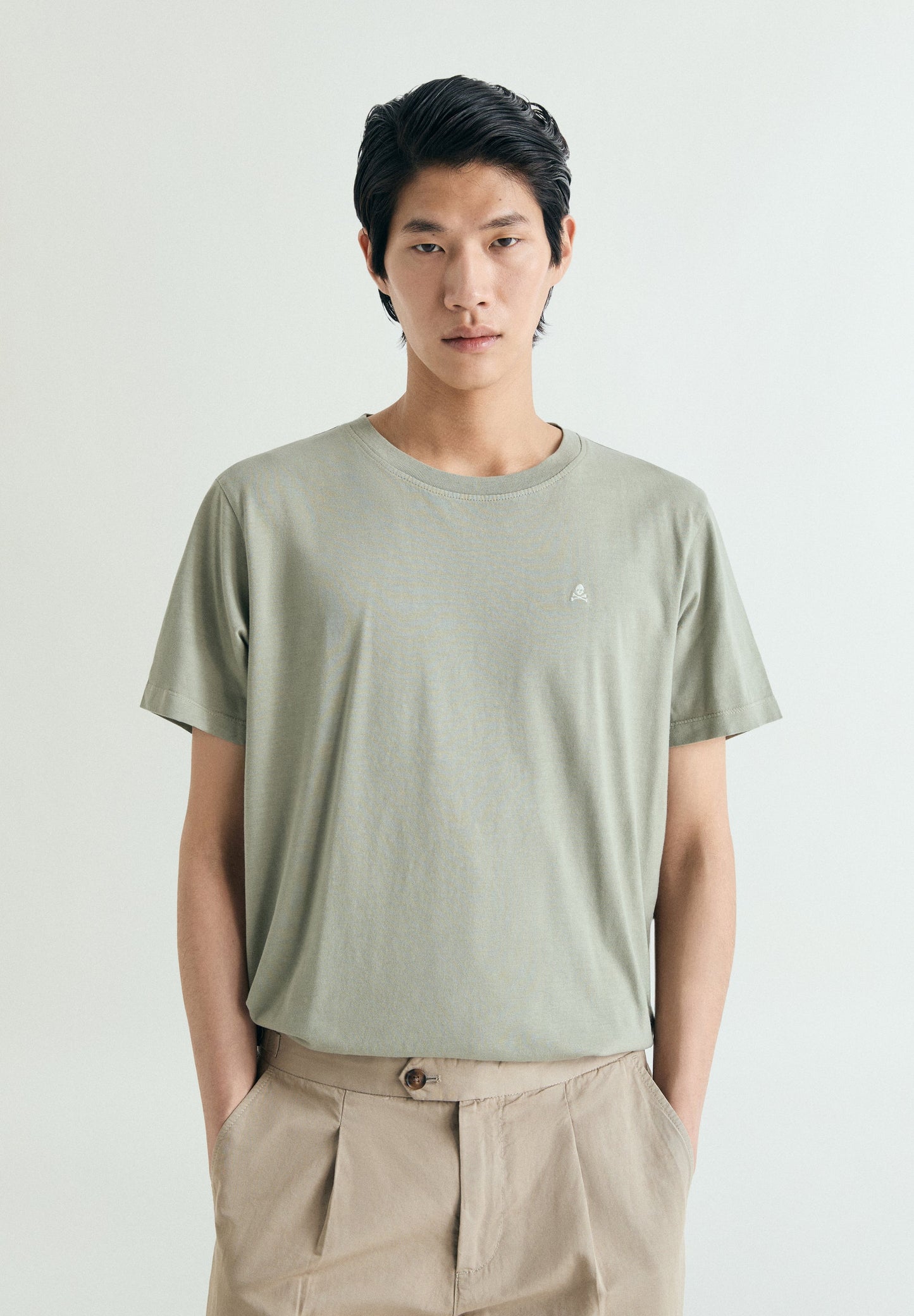 CAMISETA BORDADA EFECTO WASHED