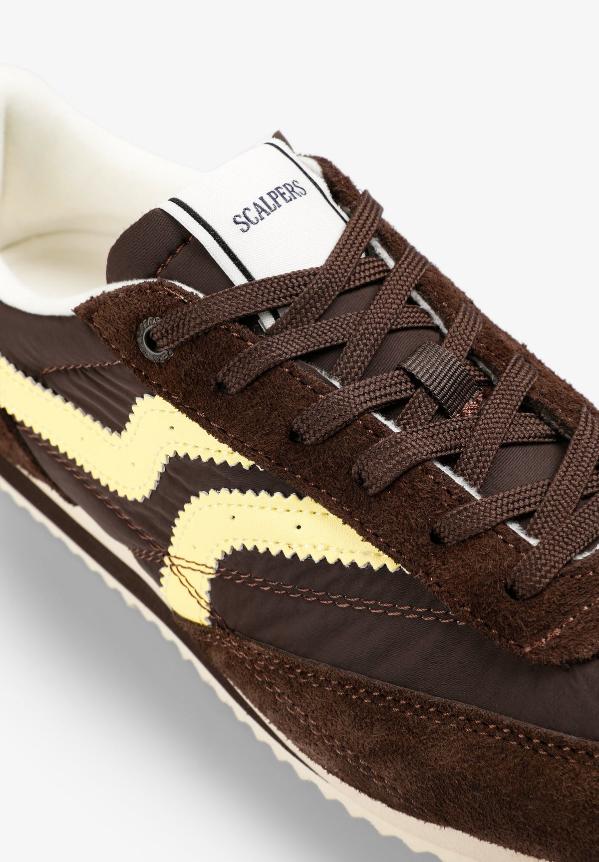 ZAPATILLA DE ANTE CONTRASTE