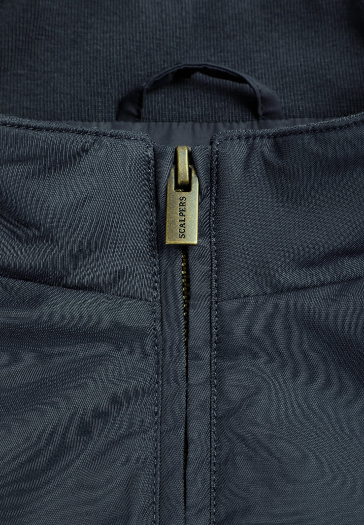 CHAQUETA BOMBER CUELLO ALTO