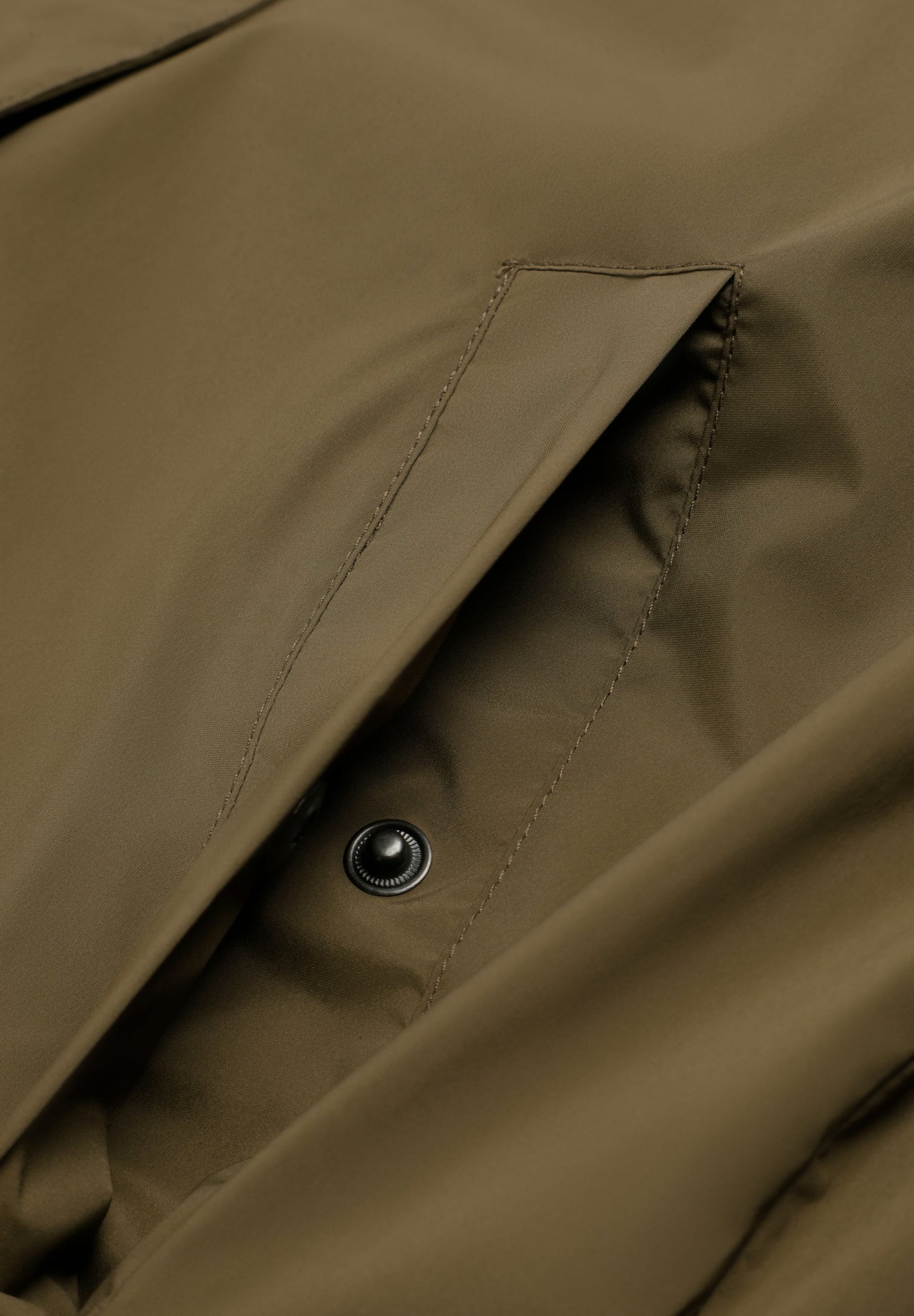 CHAQUETA TÉCNICA CON CREMALLERA