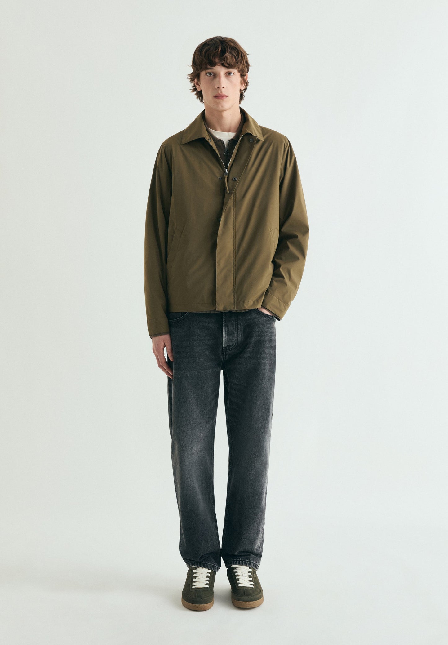 CHAQUETA TÉCNICA CON CREMALLERA