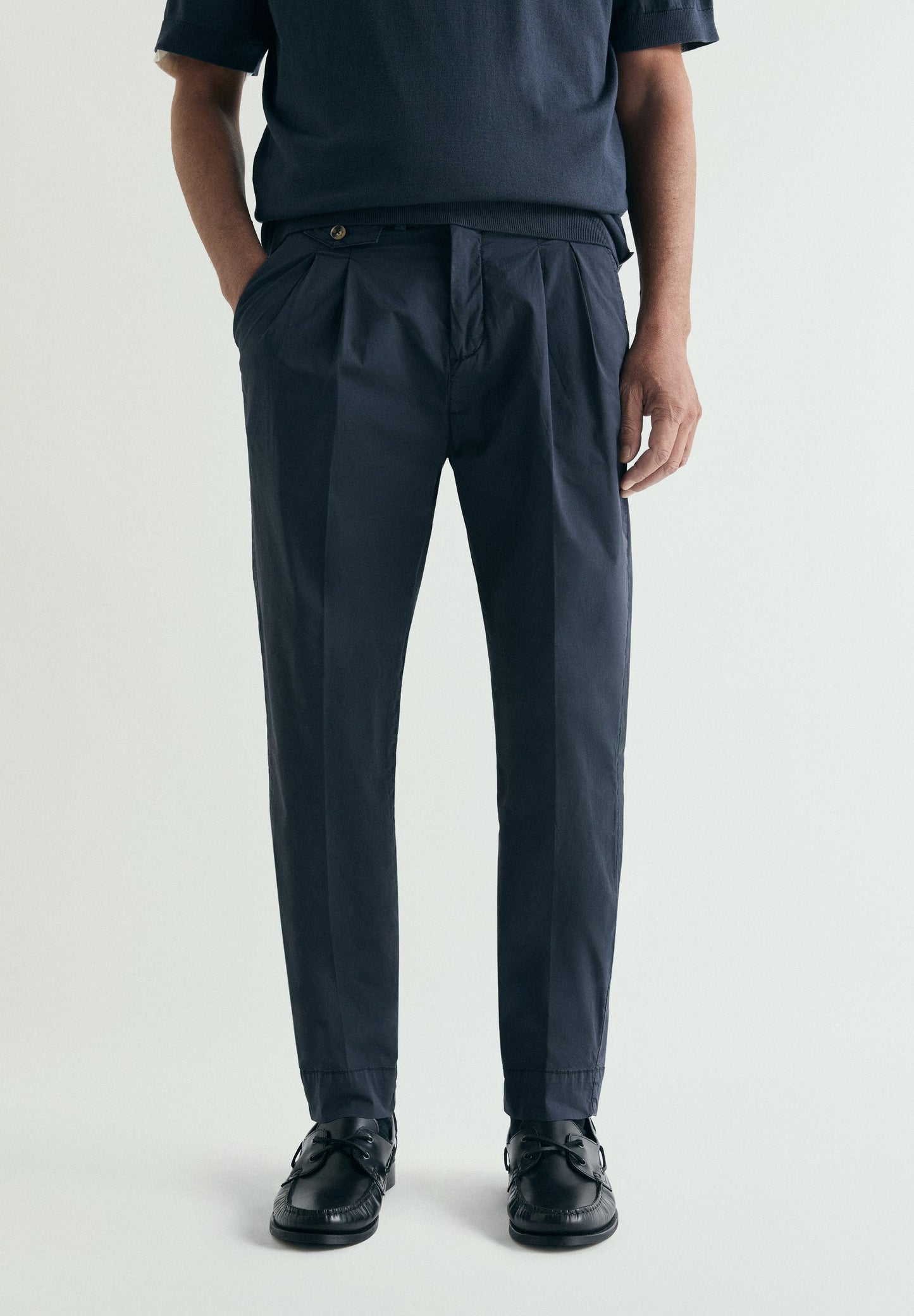 PANTALÓN PINZAS FRONTALES