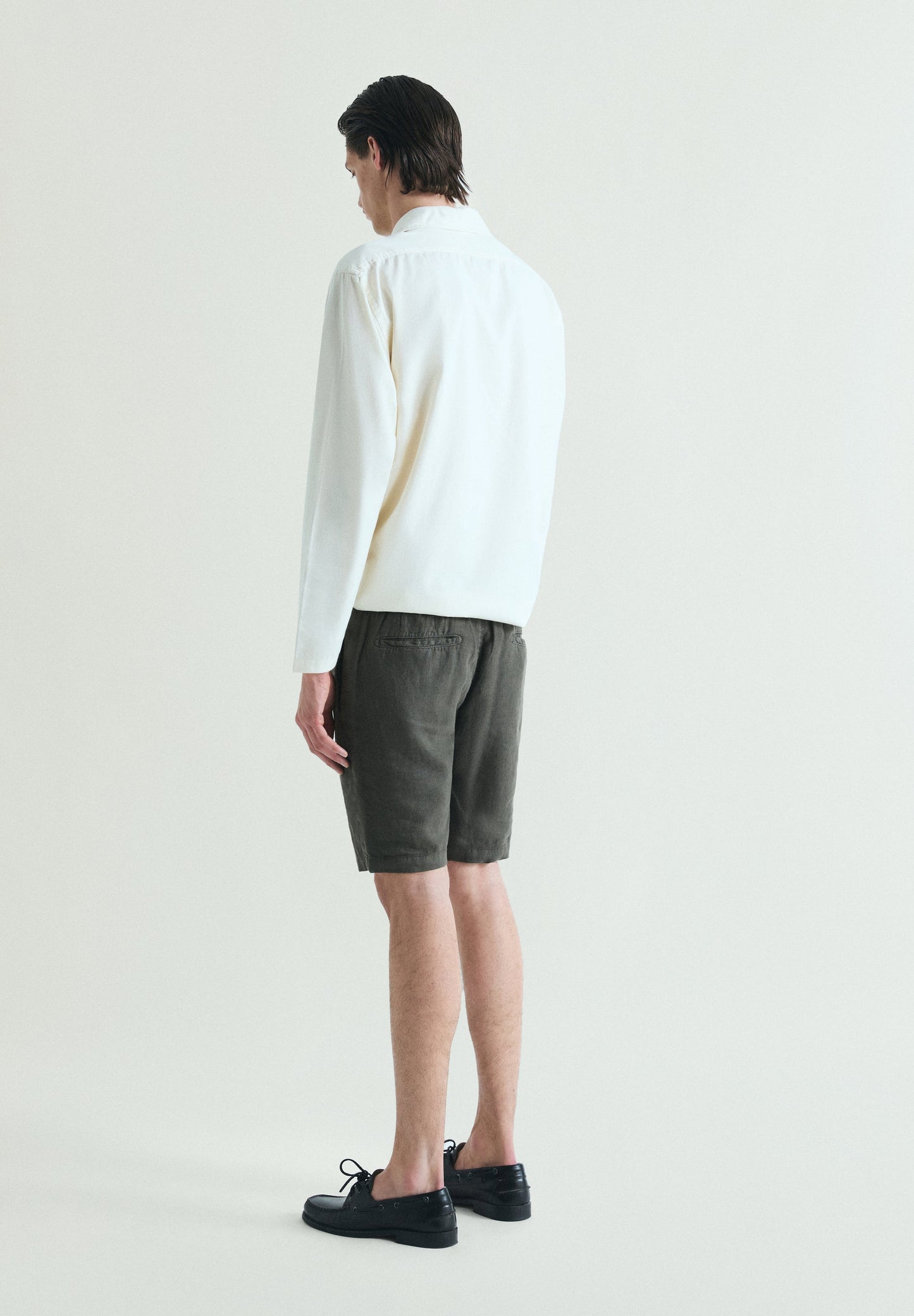 BERMUDAS LISAS LINO