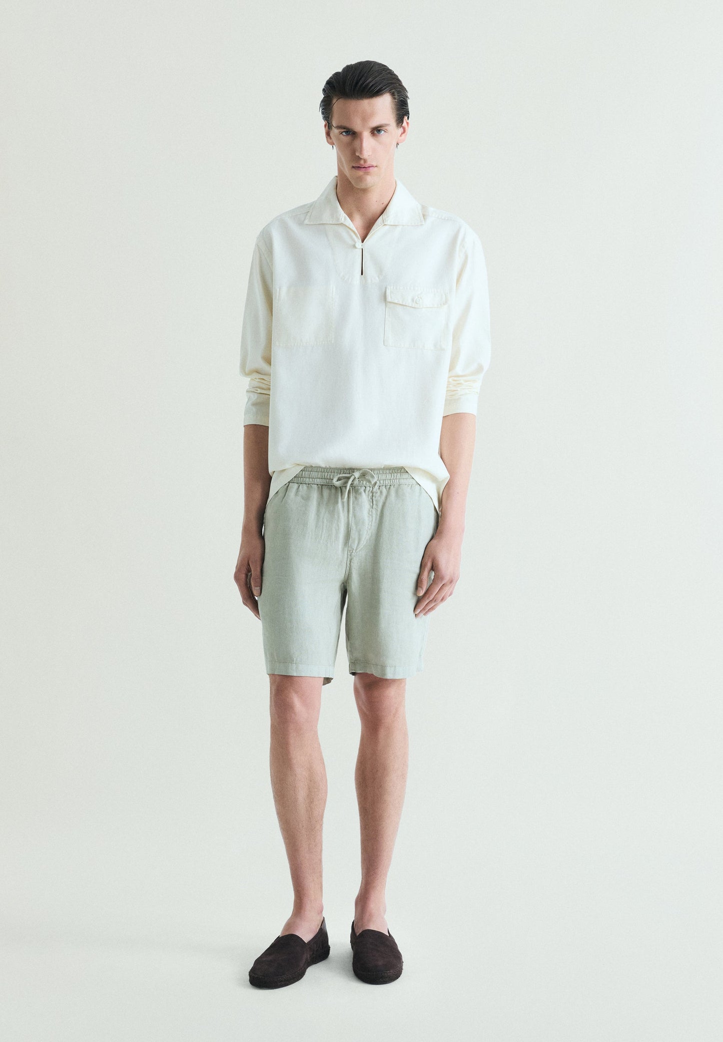 BERMUDAS LISAS LINO