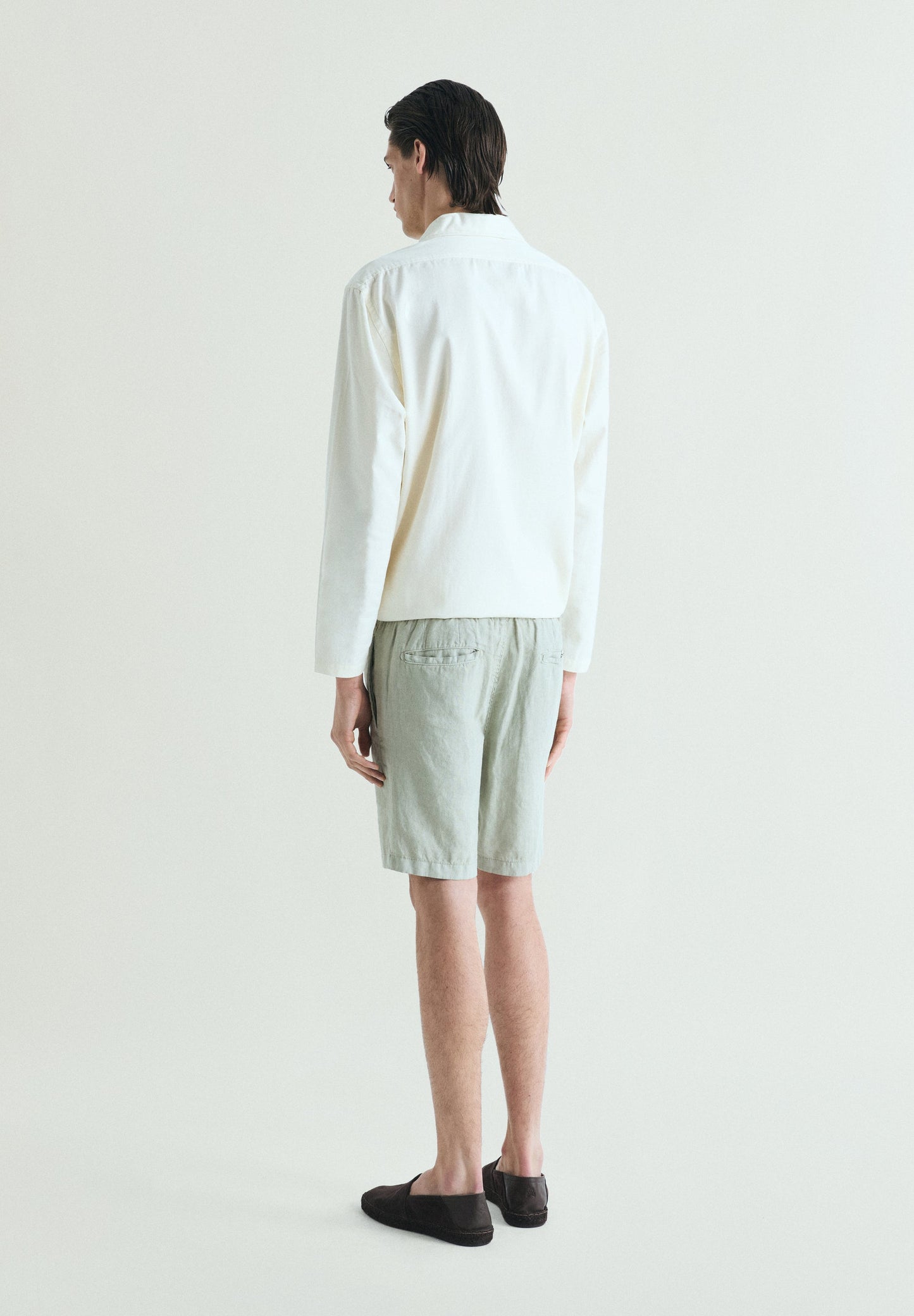 BERMUDAS LISAS LINO