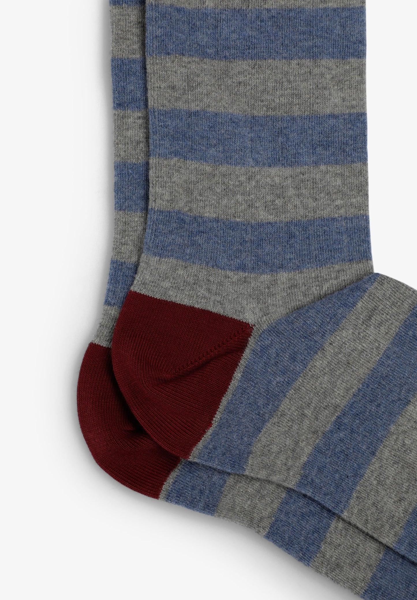 CALCETINES RAYAS BORDADO CALAVERA