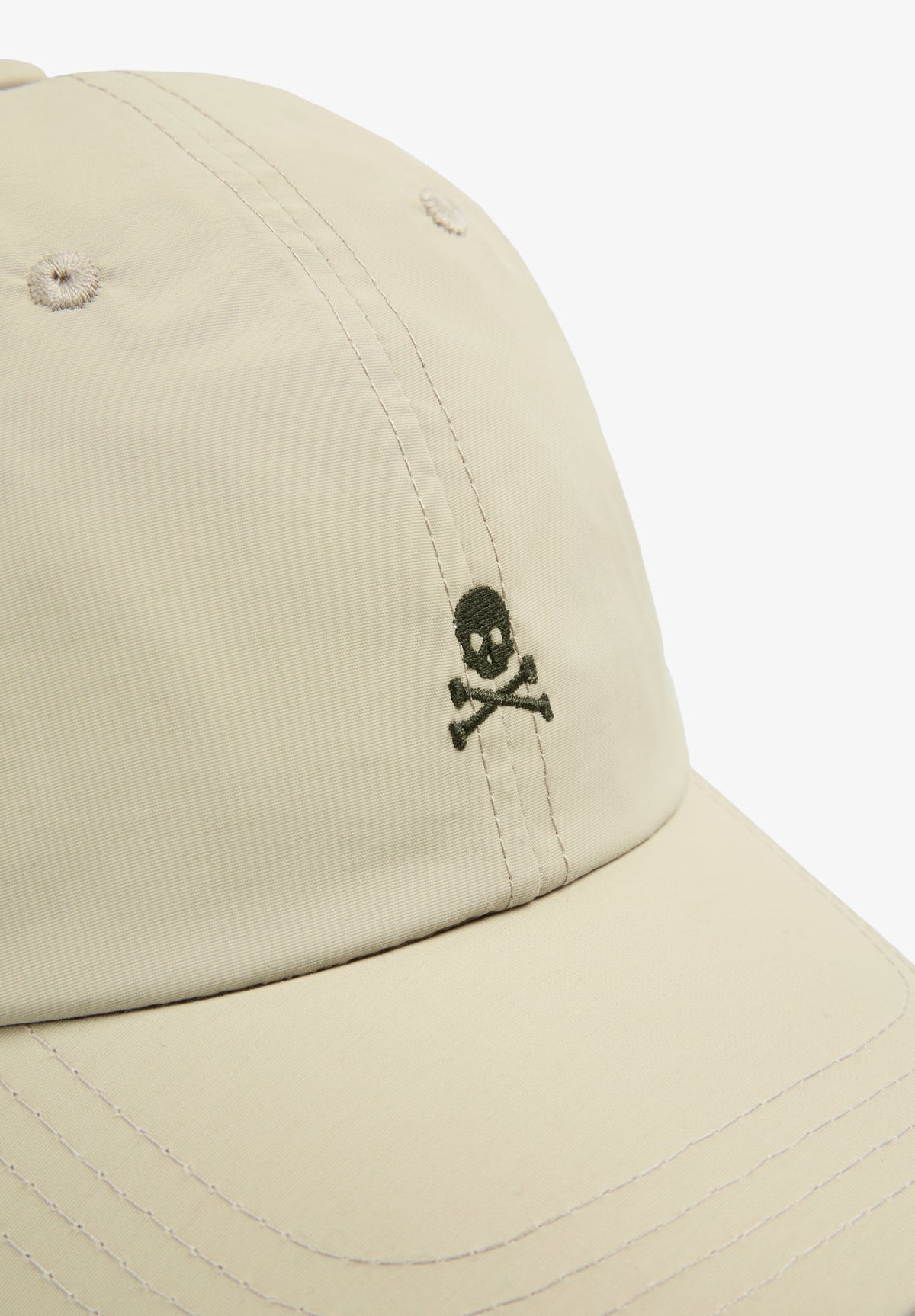 GORRA TÉCNICA BORDADO CONTRASTE