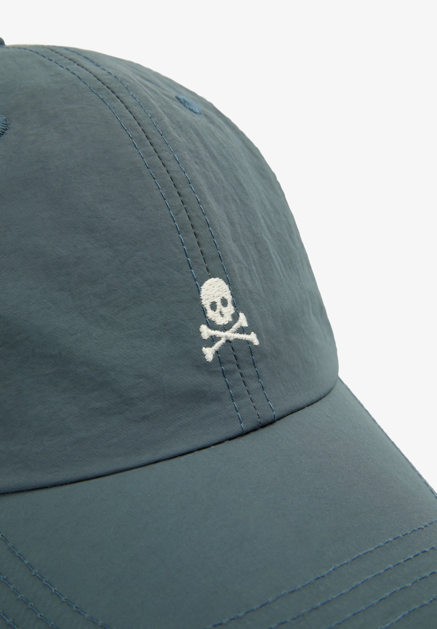 GORRA TÉCNICA BORDADO CONTRASTE